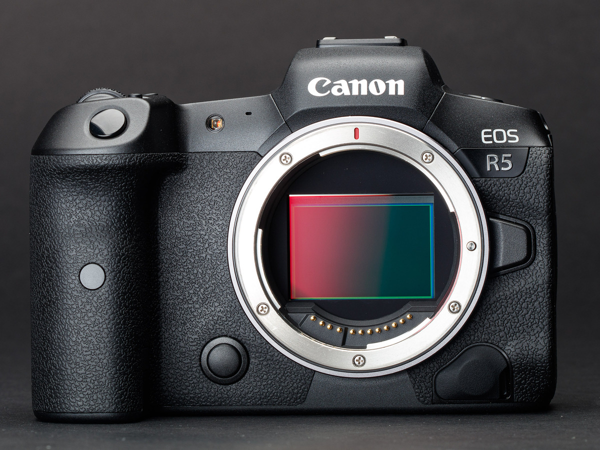 Canon ra mắt máy ảnh EOS R5 mạnh mẽ với quay video 8K, cảm biến 45MP và Dual Pixel AF thế hệ mới