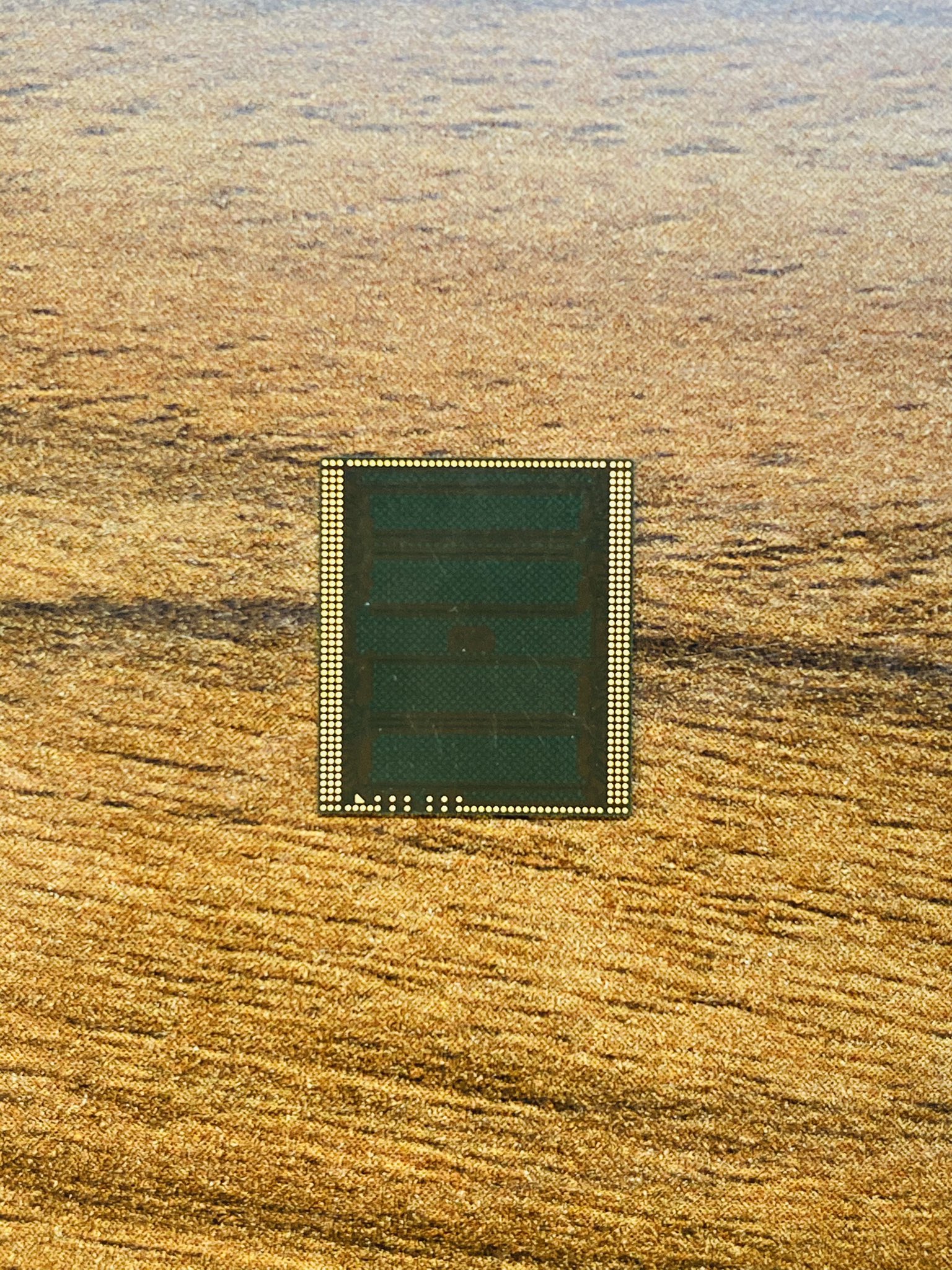 Xuất hiện ảnh thành phần RAM của chip A14 sắp tới sẽ có mặt trên iPhone 12
