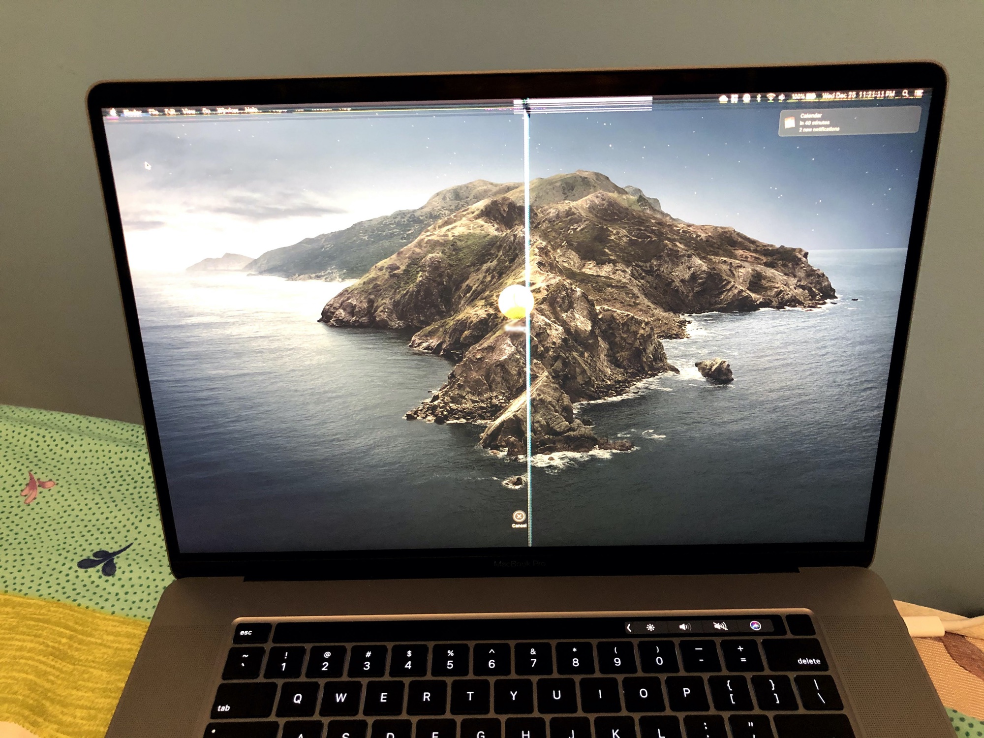 Apple cảnh báo người dùng không nên sử dụng miếng che camera MacBook