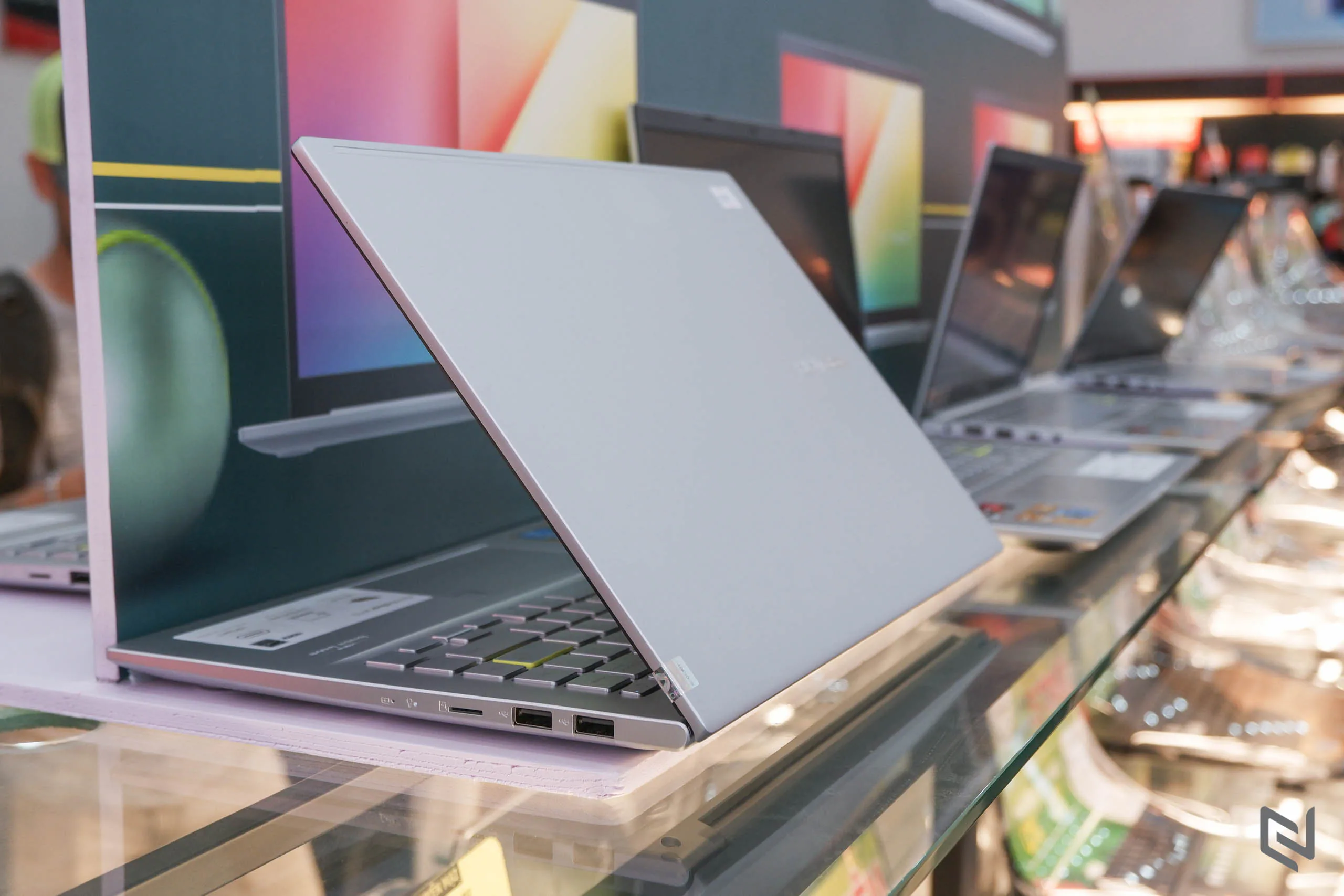 FPT Shop lên kệ ASUS VivoBook 14 (M413), laptop tiên phong sử dụng CPU AMD Ryzen 4000