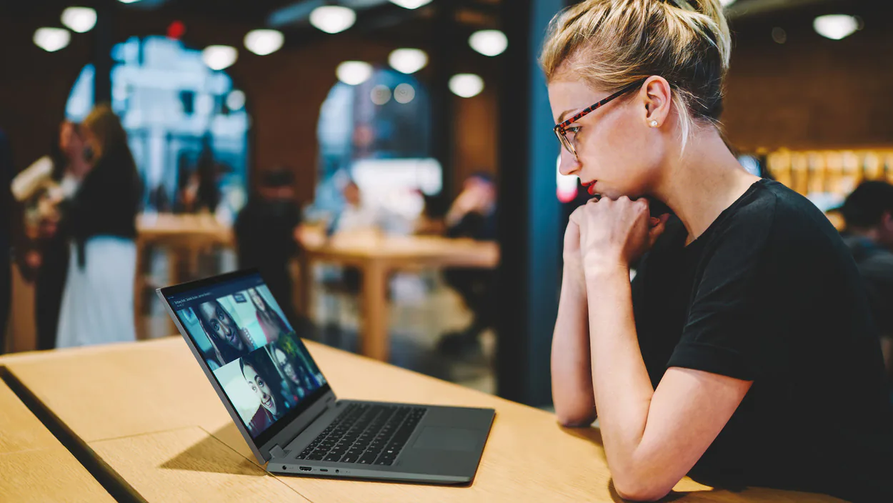 Lenovo thúc đẩy khả năng sáng tạo của người dùng với laptop IdeaPad Flex 5i mới