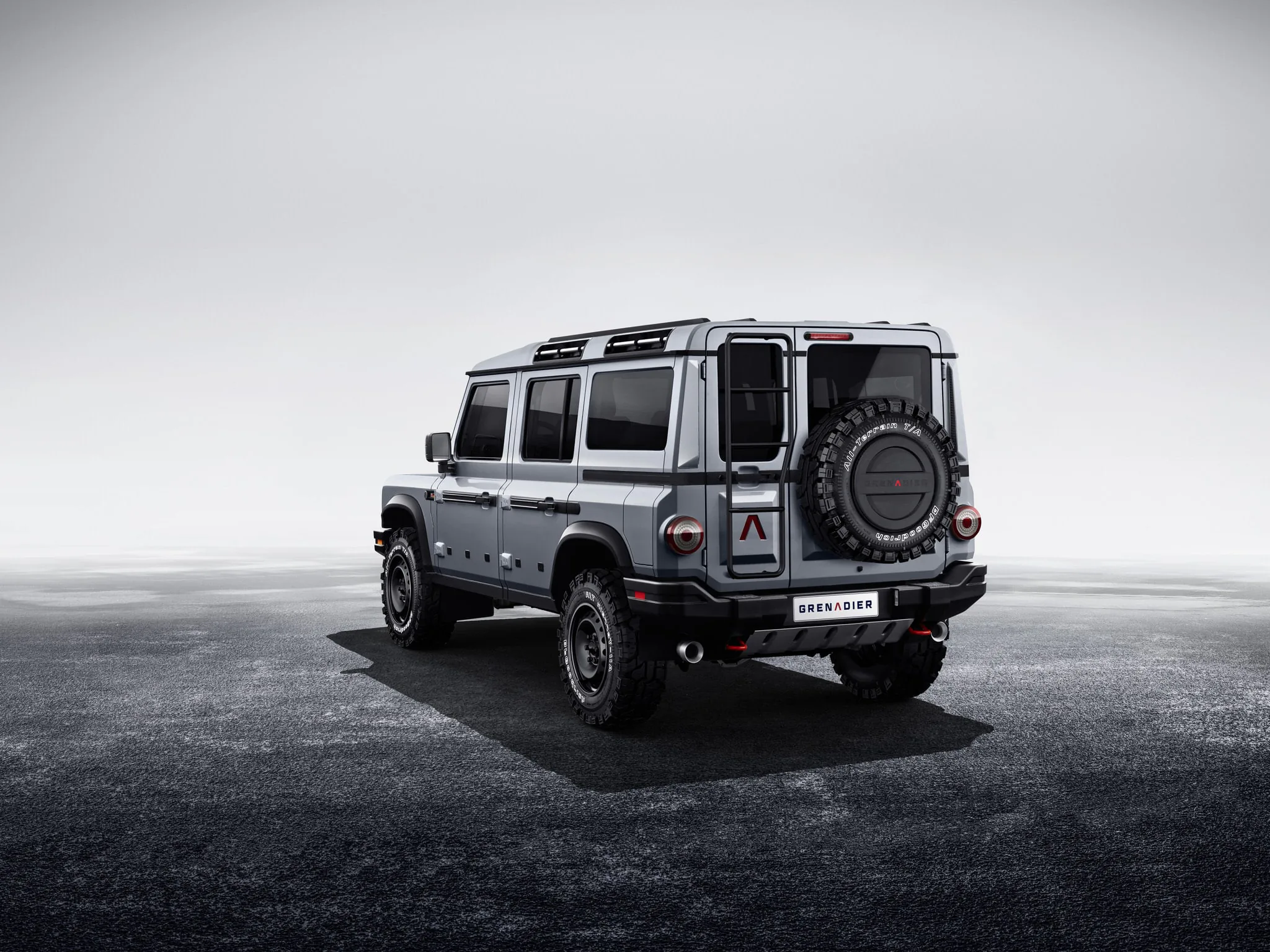 INEOS Automotive hé lộ thiết kế mẫu xe Grenadier 4x4 sắp ra mắt