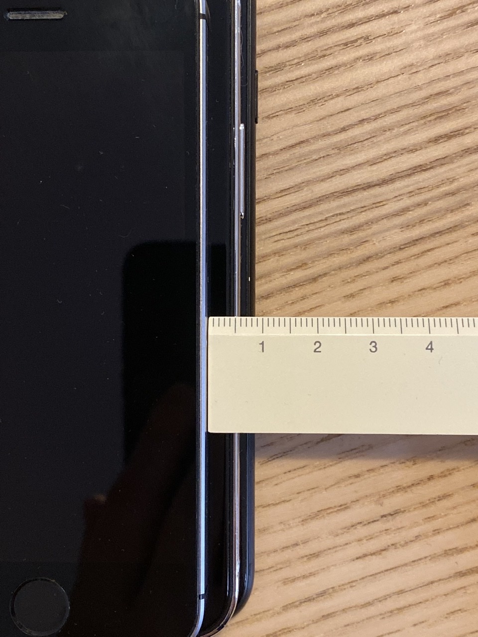 So sánh kích thước iPhone 12 5.4-inch với iPhone SE và iPhone 7