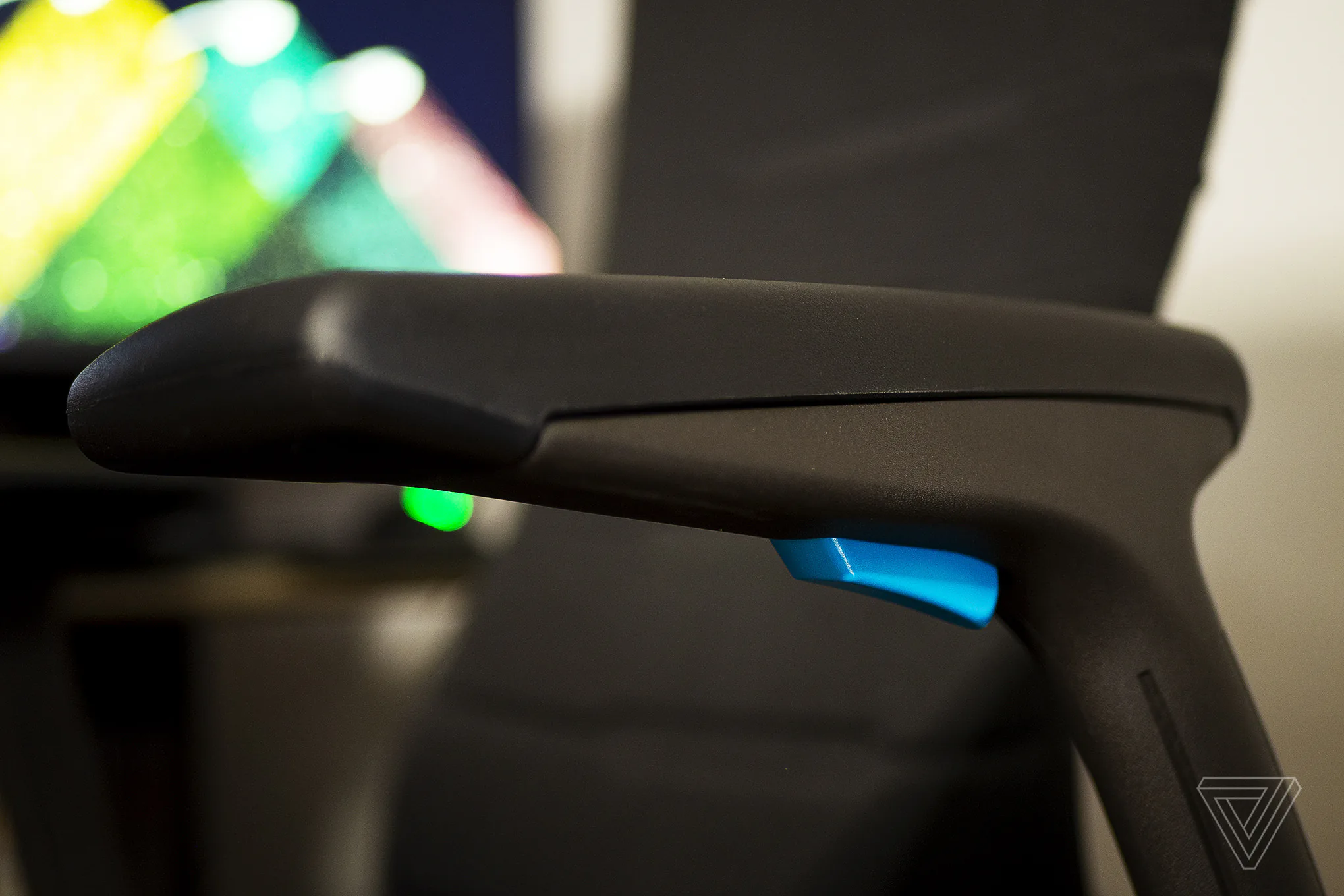 Logitech và Herman Miller cùng nhau hợp tác, ra mắt ghế gaming cao cấp giá 1495 USD