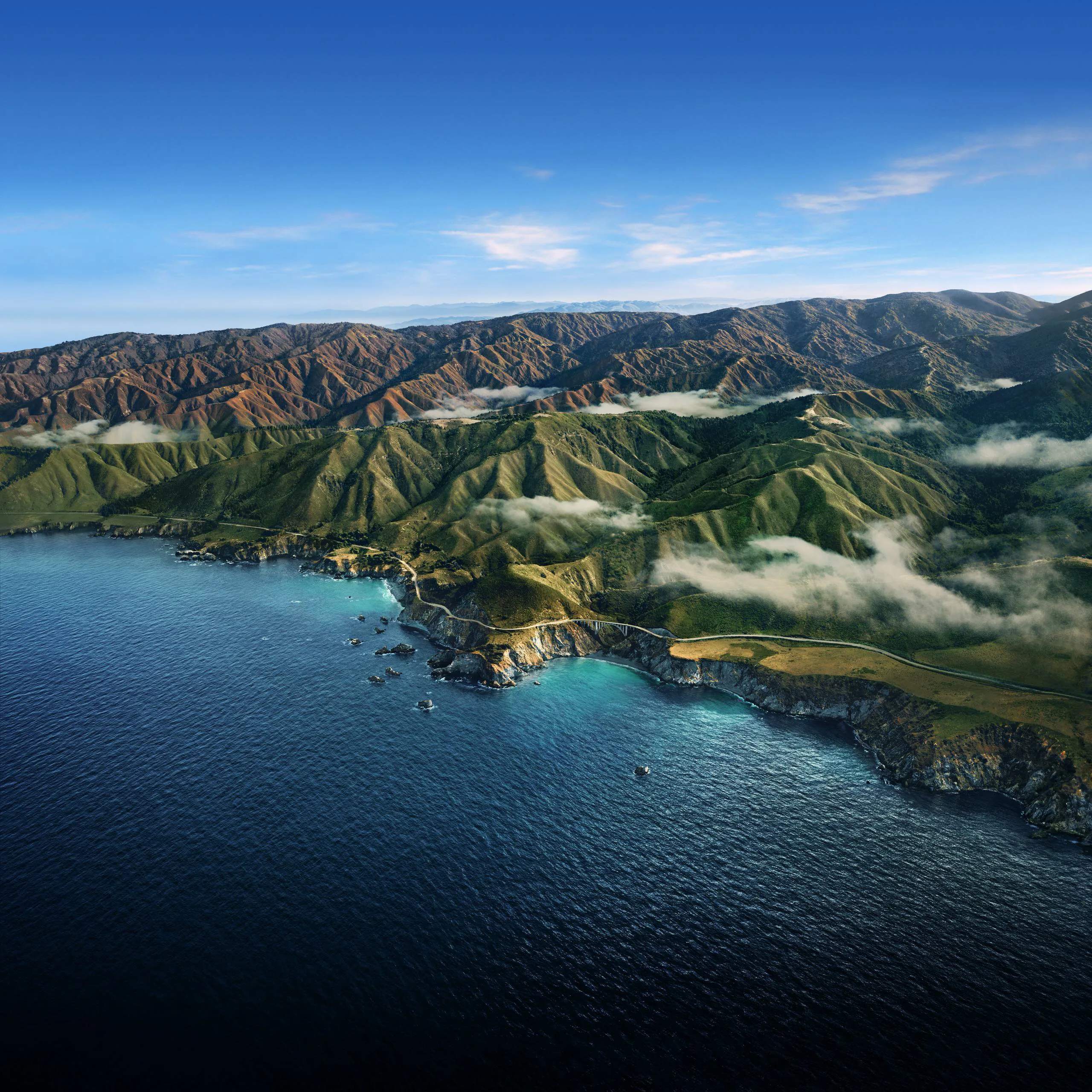 Nhóm ba người bạn đã cùng nhau tái hiện lại ảnh nền trên macOS Big Sur