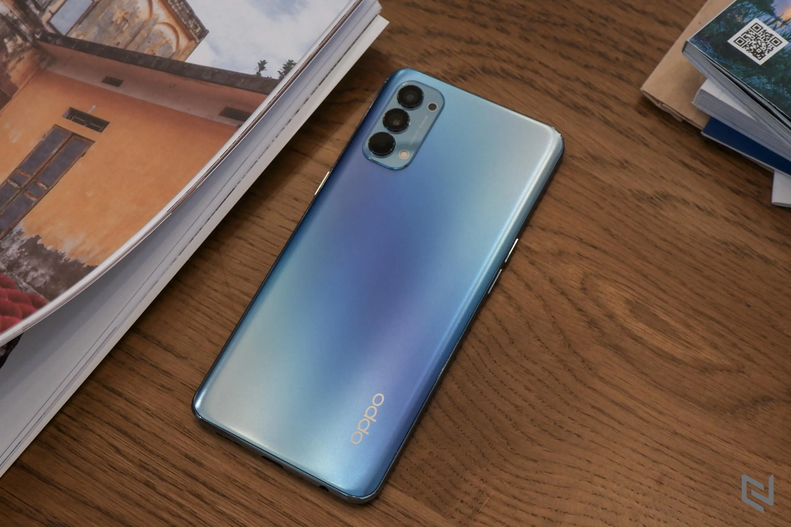 Mở hộp và trên tay OPPO Reno4: Hoàn thiện cao cấp, màu sắc phong cách, camera thông minh cùng hiệu năng mạnh mẽ