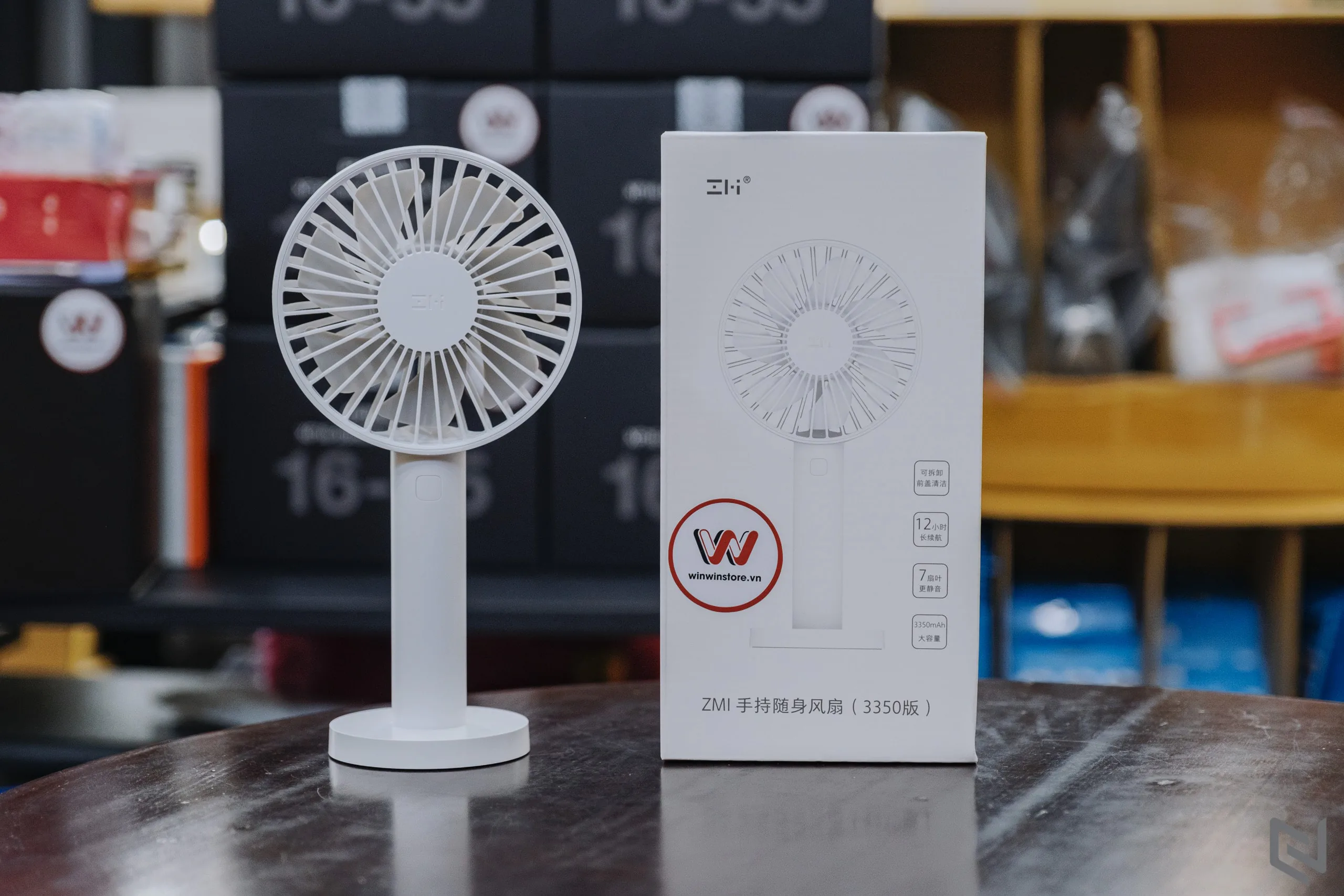 Trên tay quạt cầm tay mini Xiaomi ZMI 3 chế độ quạt, pin 3350mAh, dùng 12 tiếng