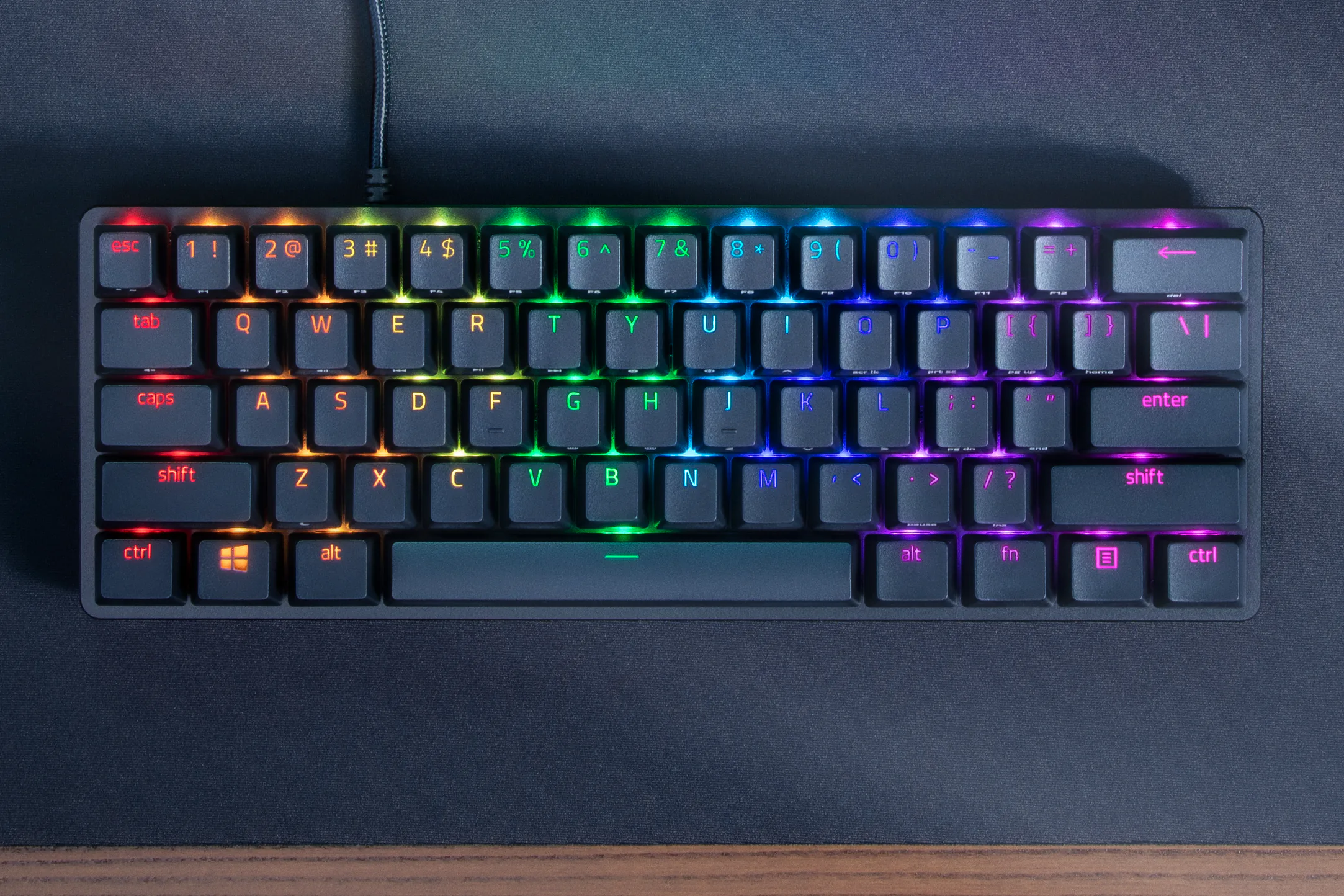 Razer ra mắt bàn phím cơ Huntsman Mini kích thước 60 phần trăm đầu tiên của mình