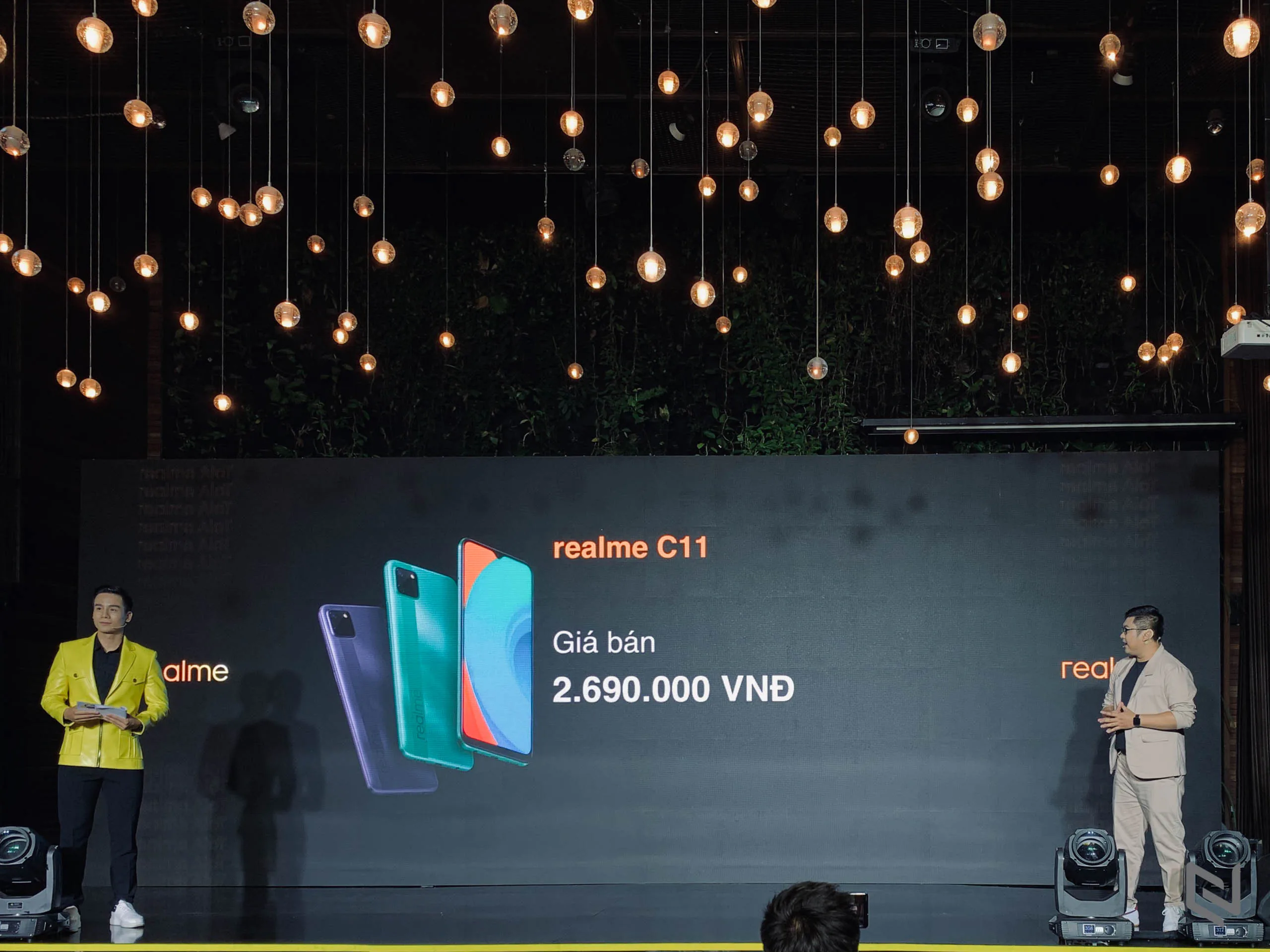 Realme ra mắt hệ sinh thái sản phẩm AIoT và công bố giá bán Realme C11 tại Việt Nam