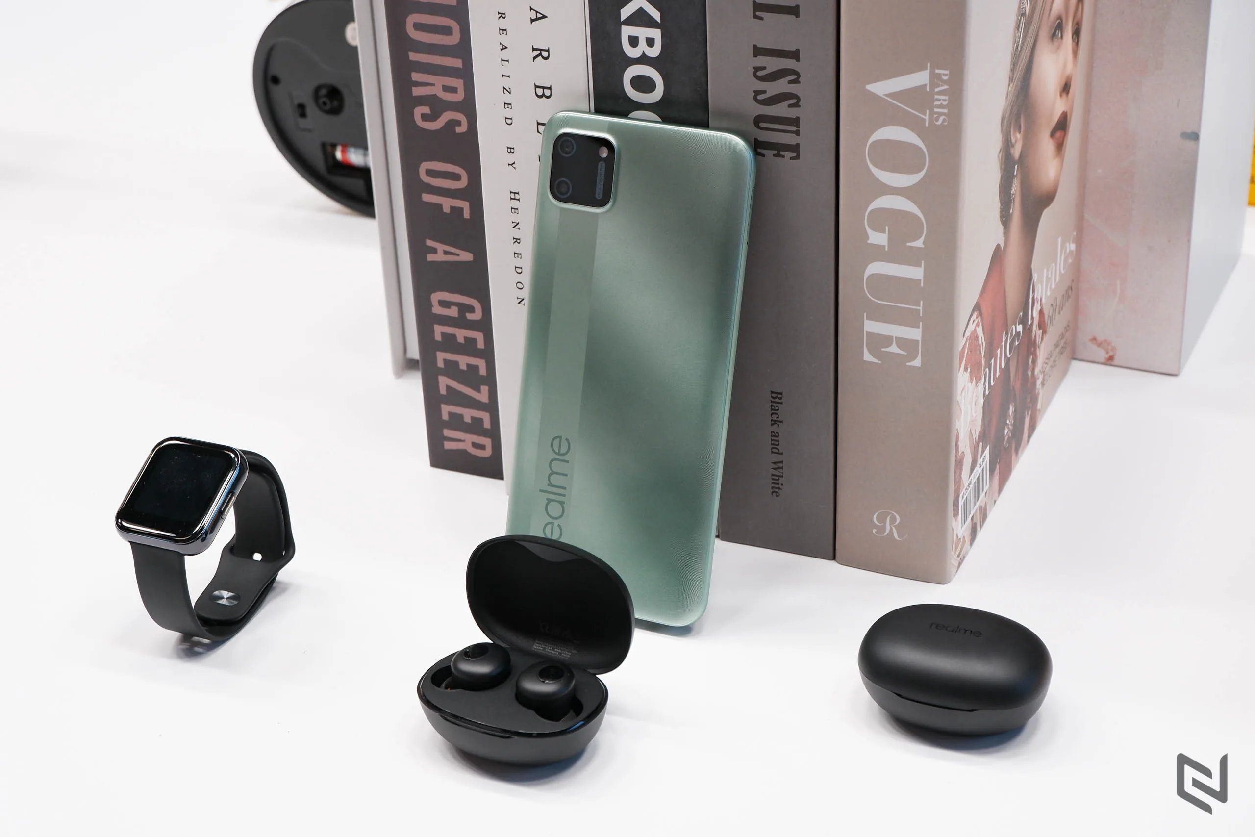 Realme ra mắt hệ sinh thái sản phẩm AIoT và công bố giá bán Realme C11 tại Việt Nam
