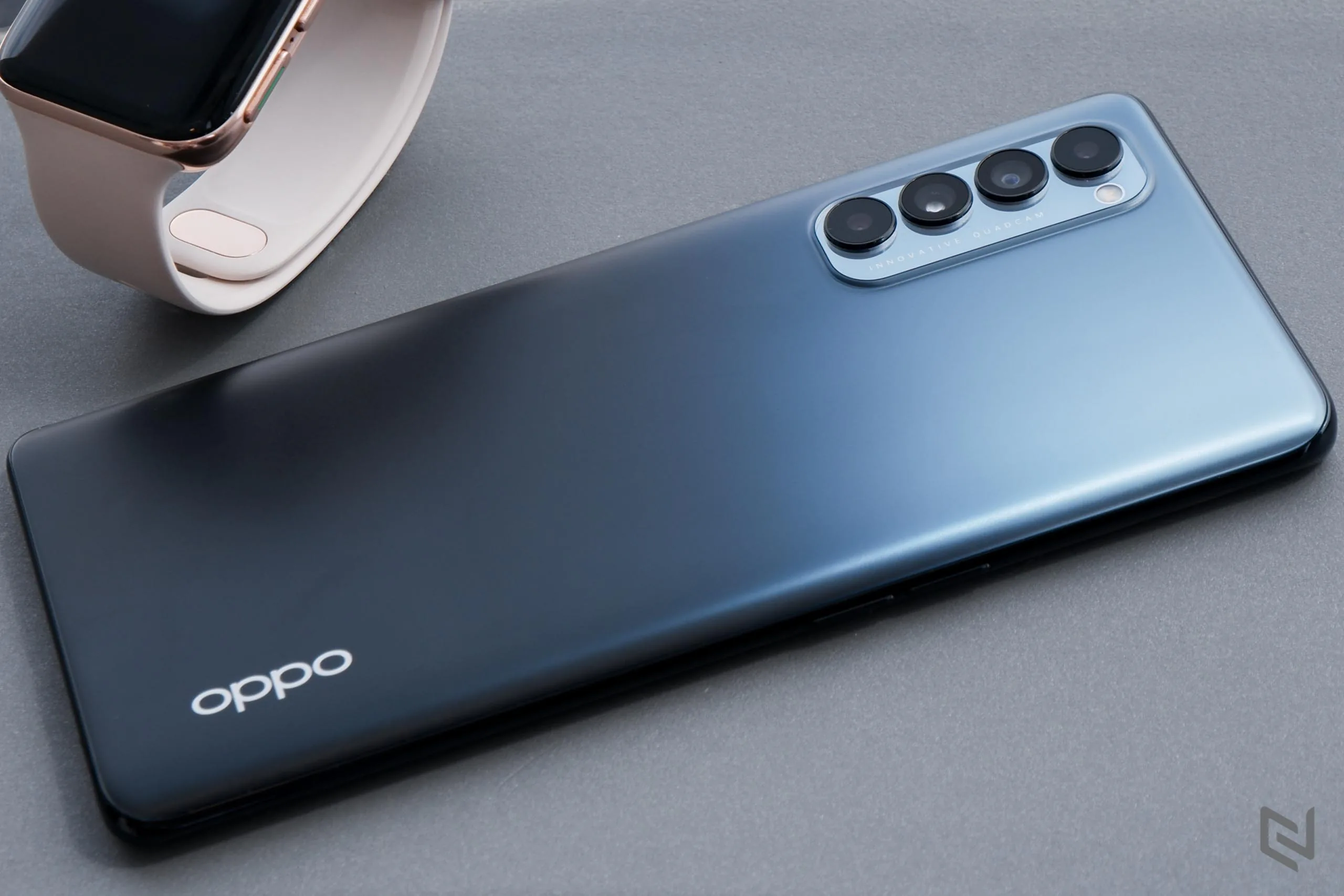 Trên tay OPPO Reno4 Pro tại Việt Nam: 4 camera mạnh mẽ, thiết kế cao cấp, sạc siêu nhanh SuperVOOC 65W