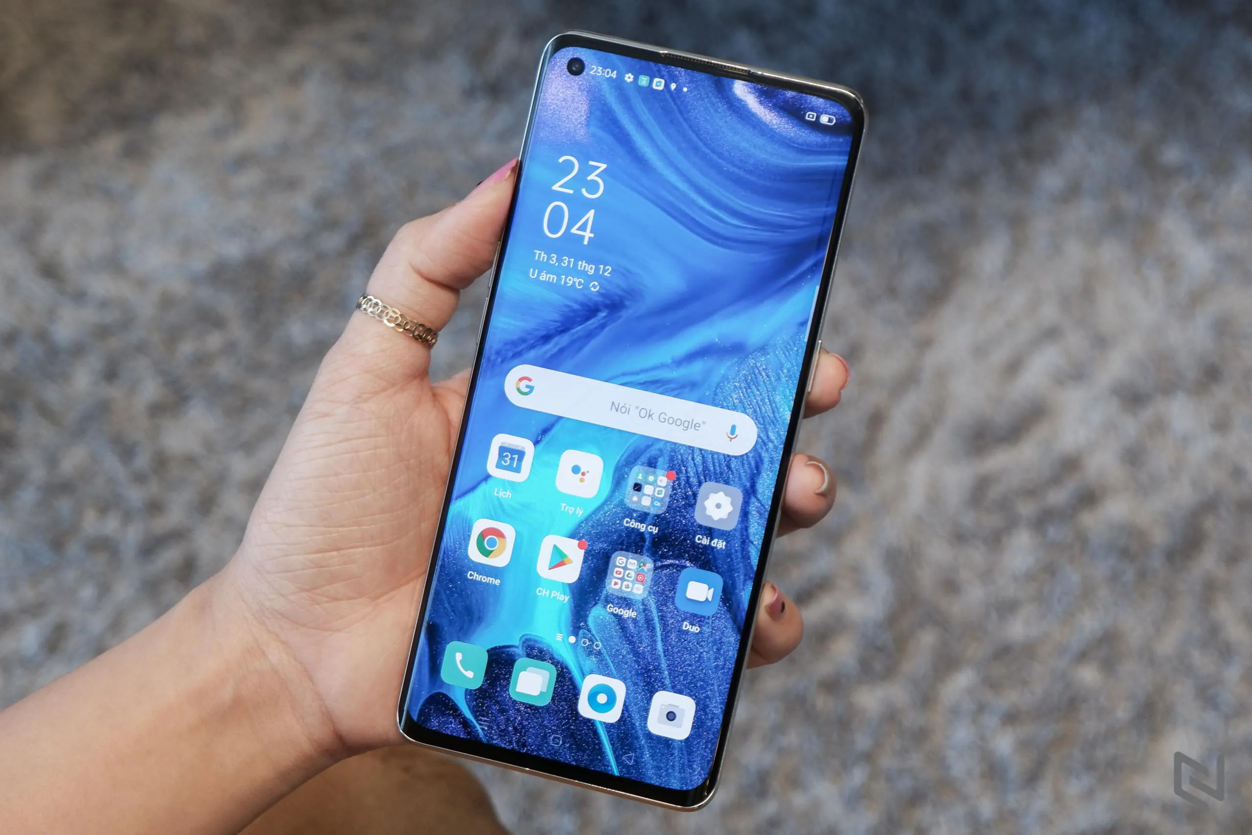 Trên tay OPPO Reno4 Pro tại Việt Nam: 4 camera mạnh mẽ, thiết kế cao cấp, sạc siêu nhanh SuperVOOC 65W
