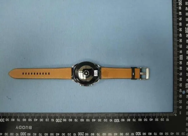 Lộ diện ảnh thực tế Samsung Galaxy Watch 3 rò rỉ từ NCC