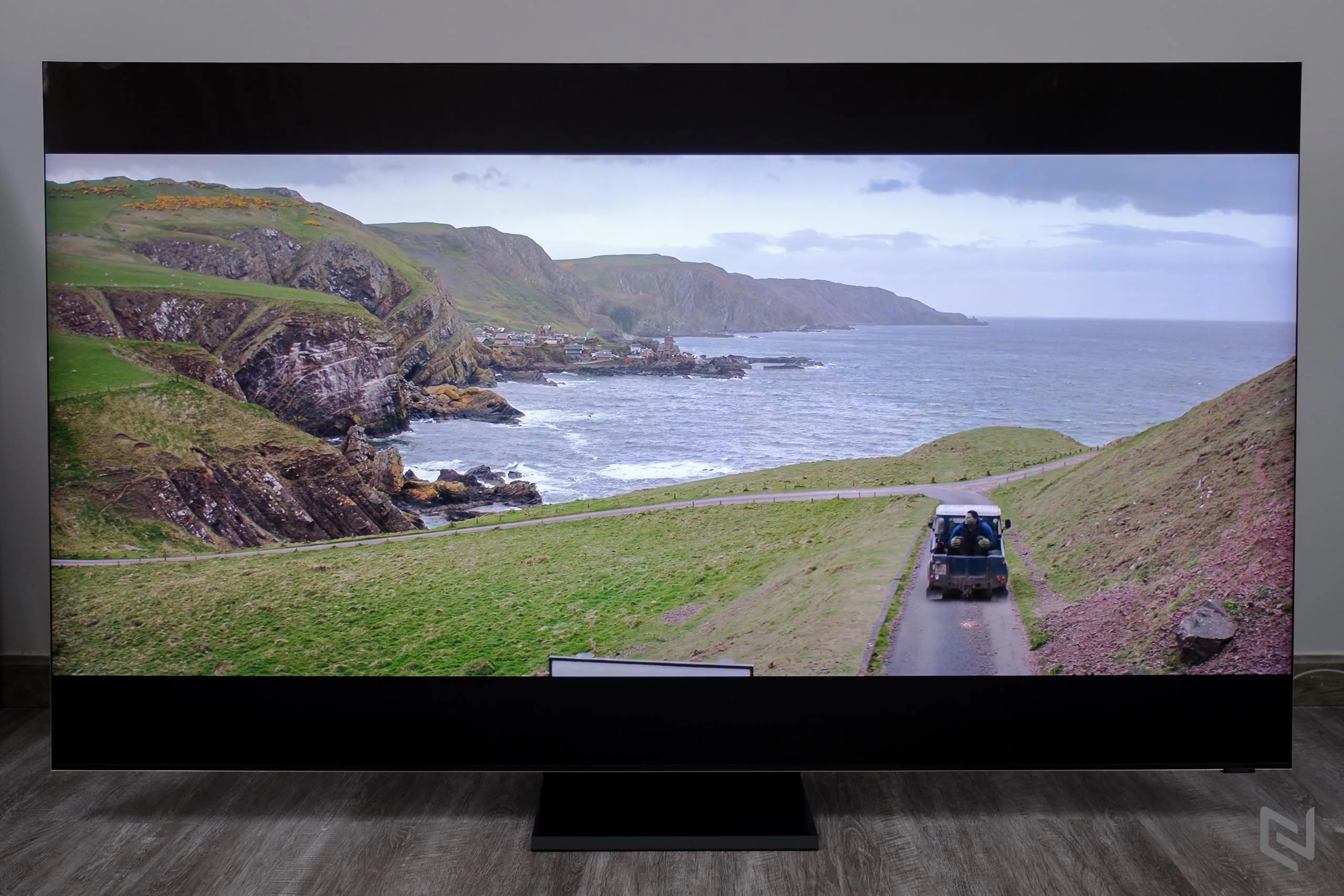 Trải nghiệm Samsung Smart TV 8K QLED 65 inch Q950TS 2020: Màn hình vô cực 8K ấn tượng