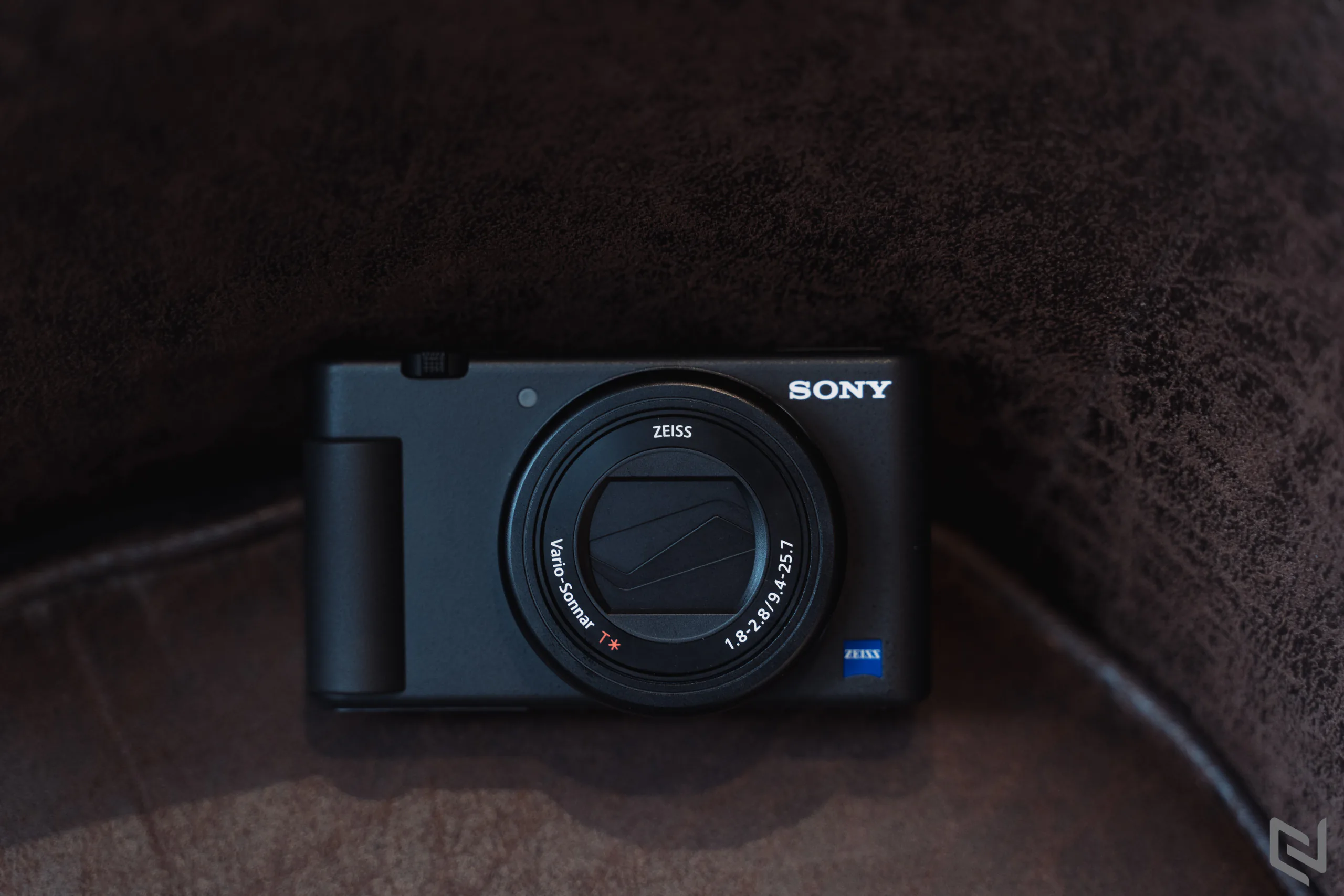 Trên tay Sony ZV-1, máy ảnh dành riêng cho vlogger
