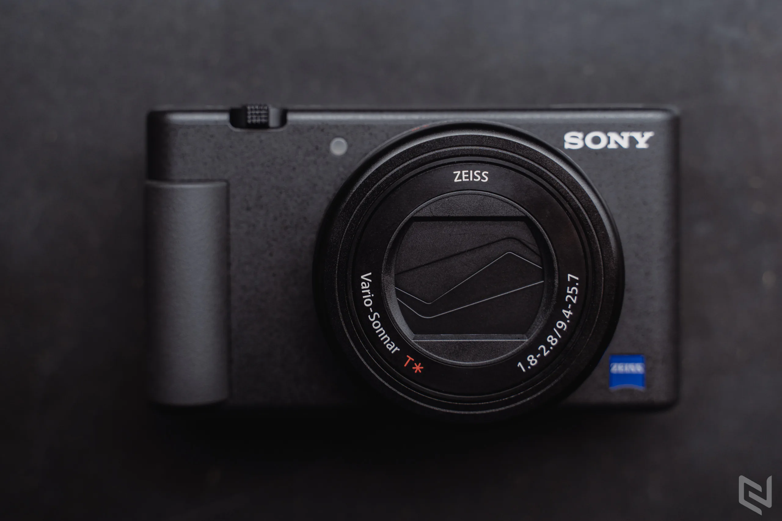 Trên tay Sony ZV-1, máy ảnh dành riêng cho vlogger