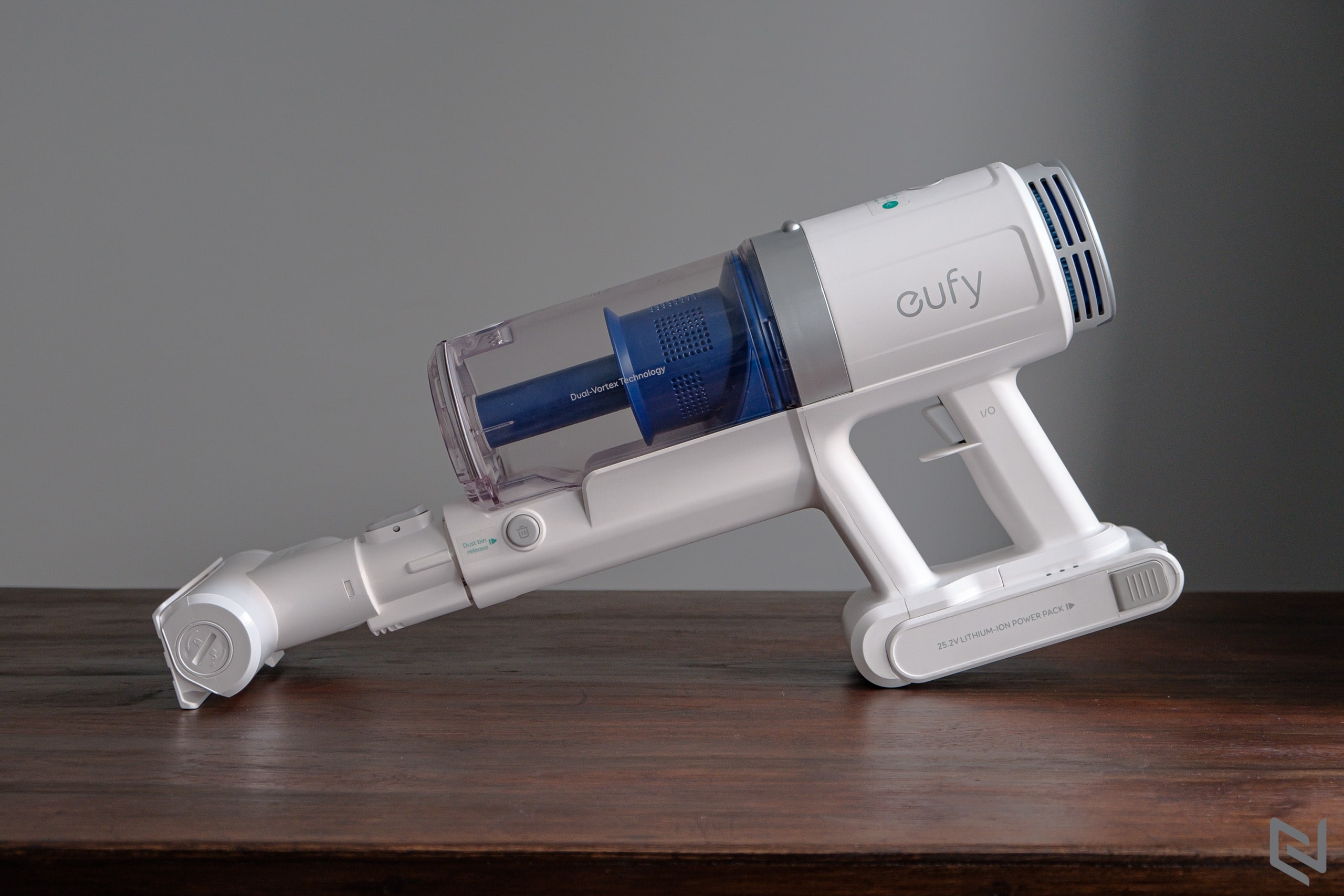 Trên tay máy hút bụi không dây Eufy HomeVac S11 Go: công suất lớn, lực hút mạnh và nhiều "đồ chơi" kết hợp với nhau