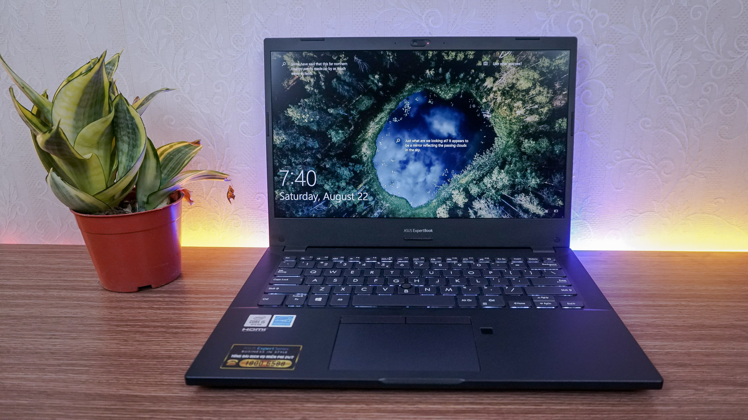 Trên tay ASUS ExpertBook P2, laptop doanh nghiệp, Intel Core thế hệ 10, đầy đủ cổng kết nối, độ bền chuẩn quân sự