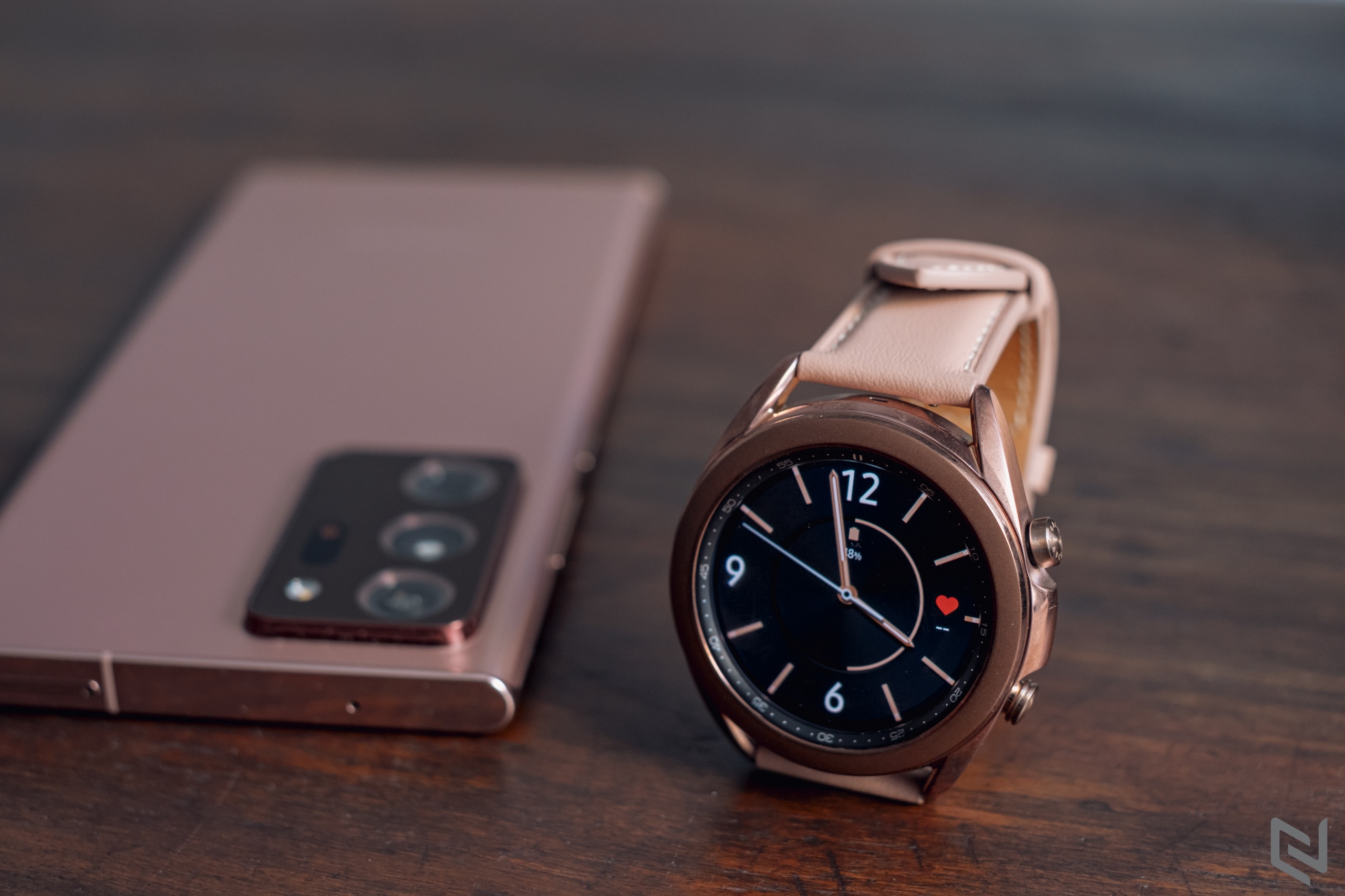 Mở hộp Samsung Galaxy Watch3: Màu Mystic sang trọng, vòng bezel cơ tối ưu trải nghiệm