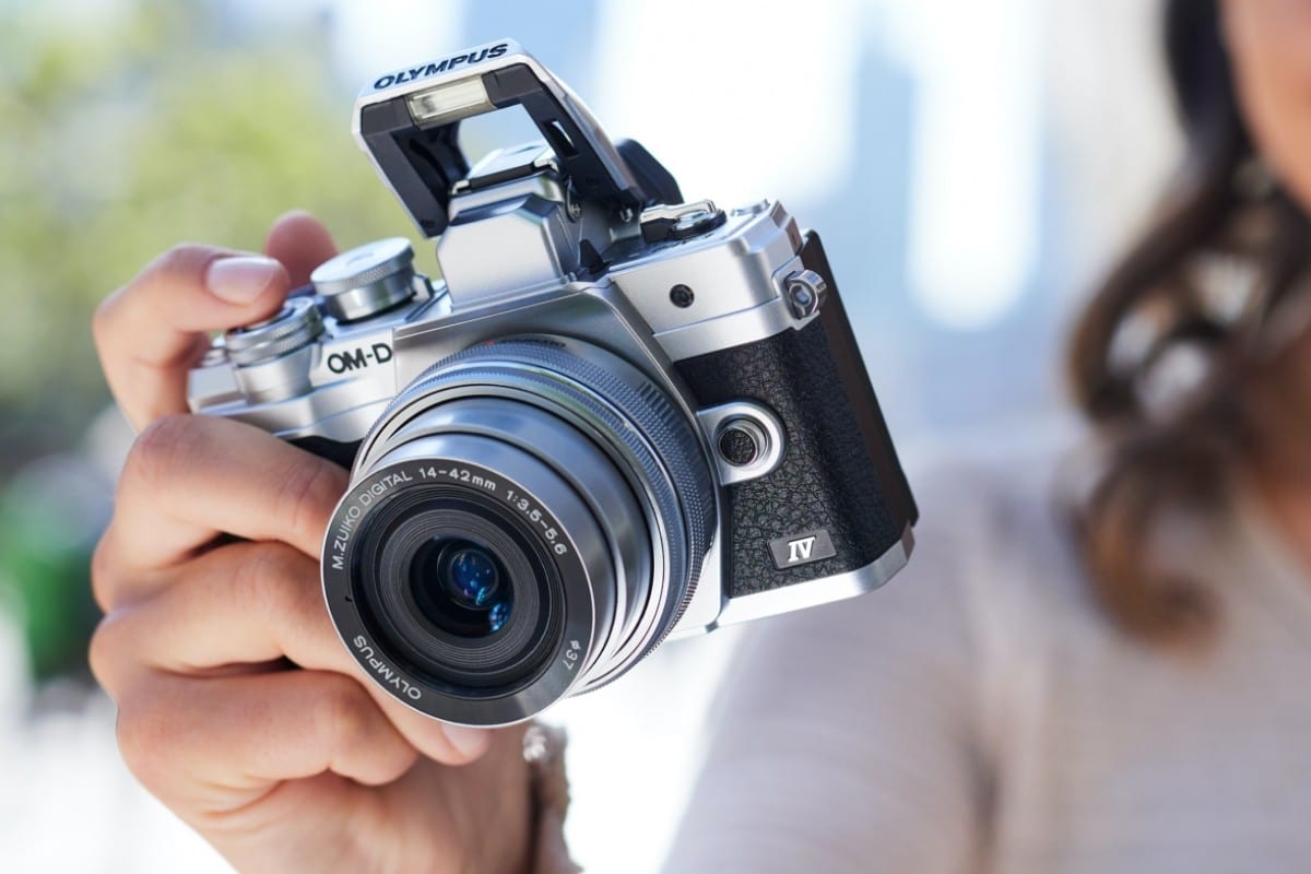 Olympus ra mắt máy ảnh E-M10 IV mới với cảm biến 20MP