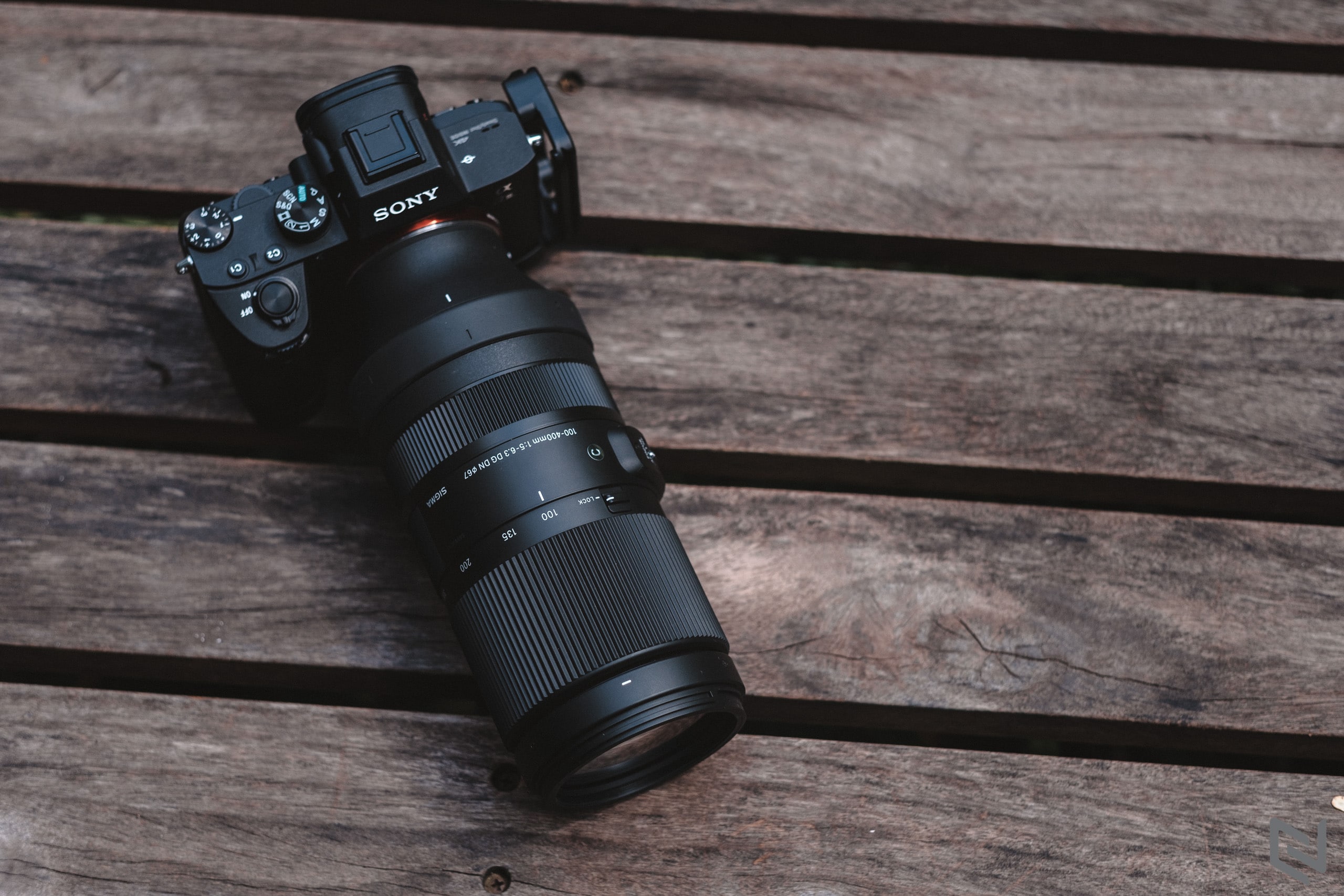 Trên tay ống kính Sigma 100-400mm F5-6.3 DG DN OS cho Sony, lựa chọn ống kính siêu zoom giá mềm