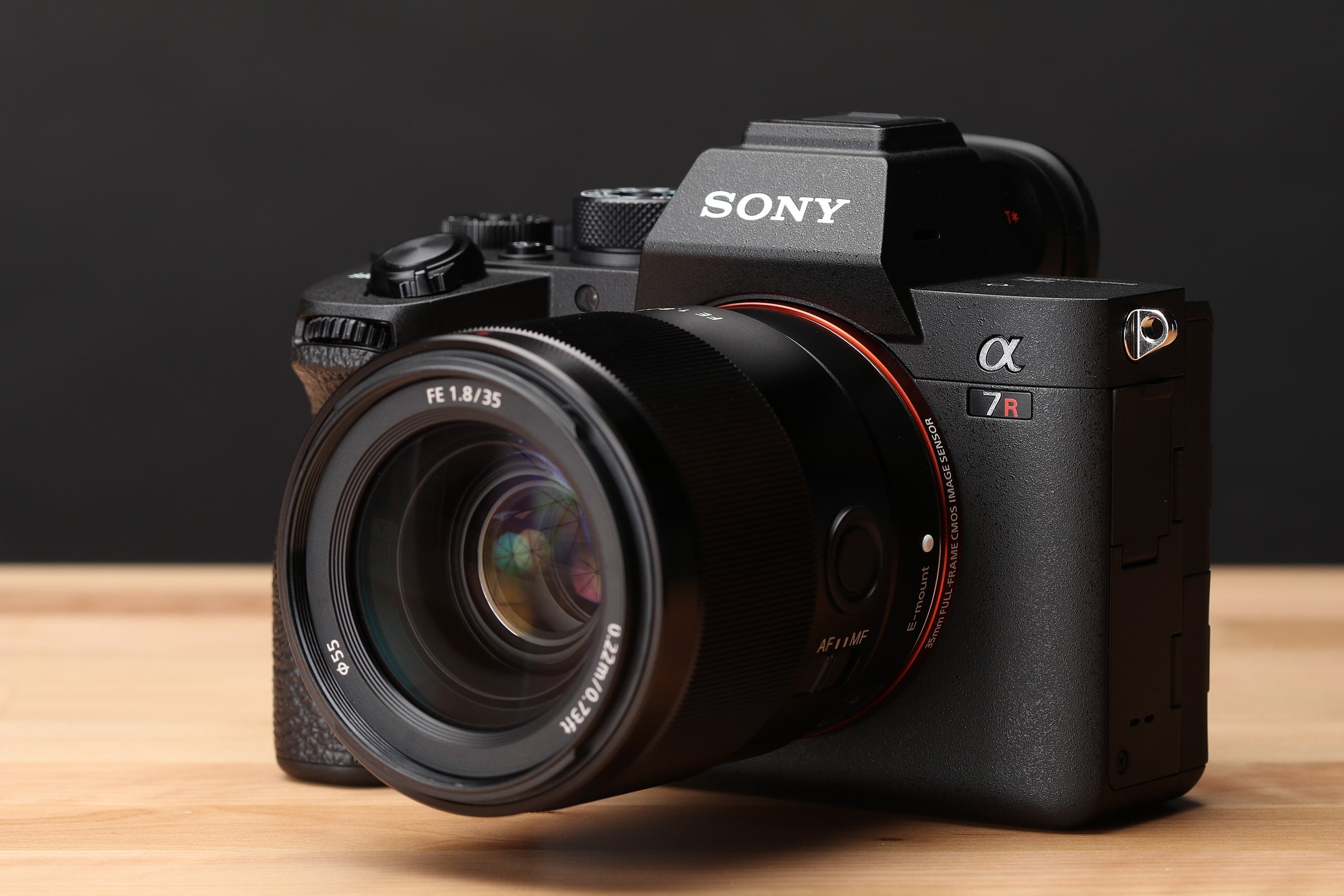 Sony a7R IV và Sony a6600 là bộ đôi máy ảnh tốt nhất cho chụp chân dung nghiệp dư lẫn chuyên gia