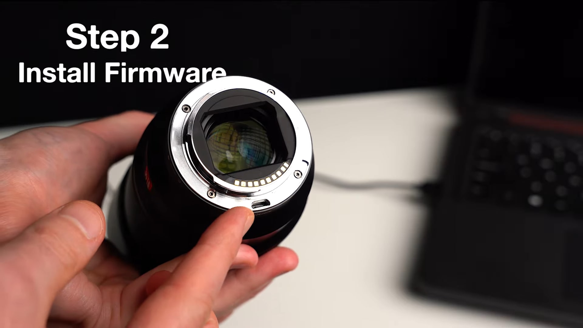 Ống kính Viltrox 85mm F1.8 nâng cấp thành F1.6 sau khi cập nhật firmware