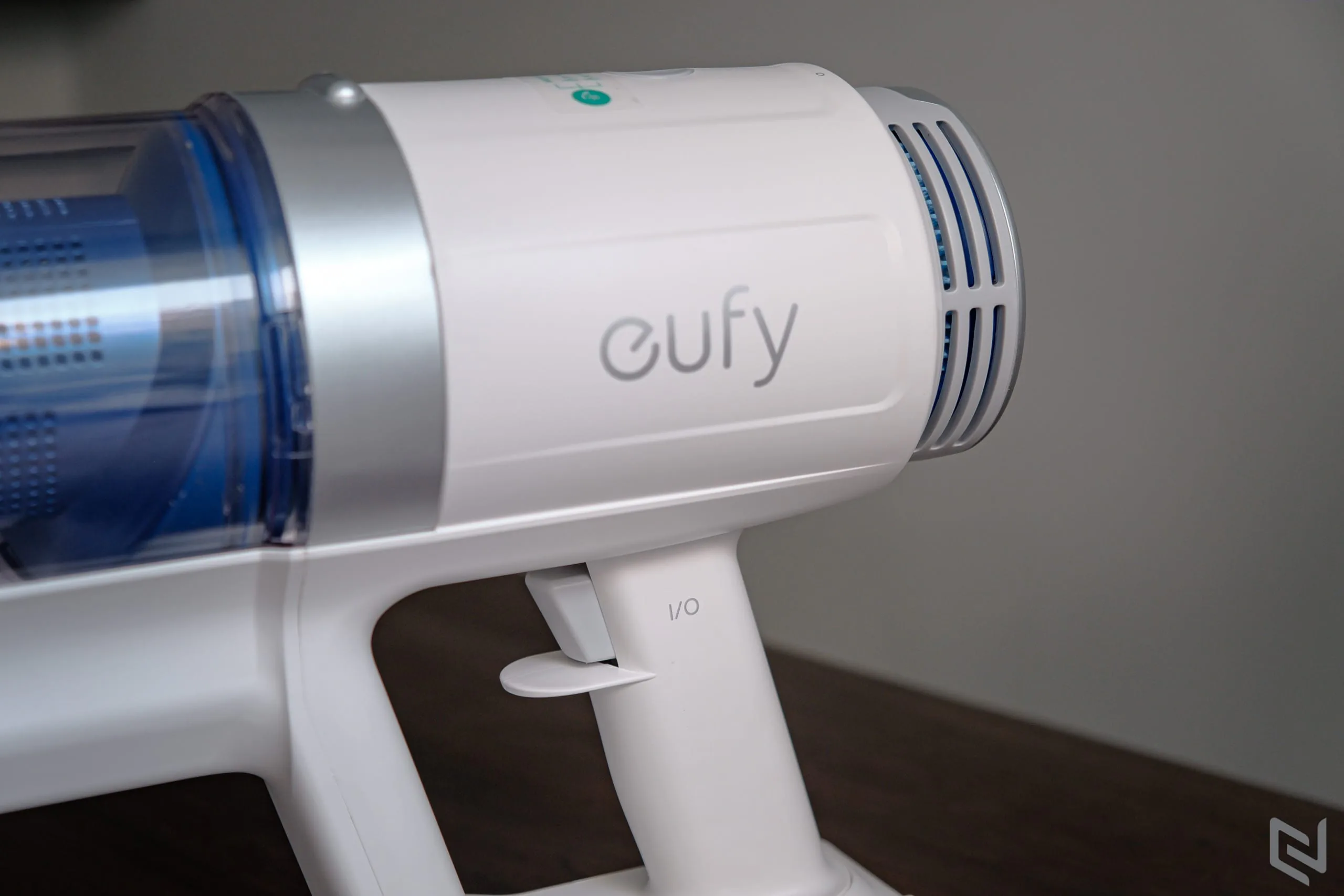 Trên tay máy hút bụi không dây Eufy HomeVac S11 Go: công suất lớn, lực hút mạnh và nhiều "đồ chơi" kết hợp với nhau