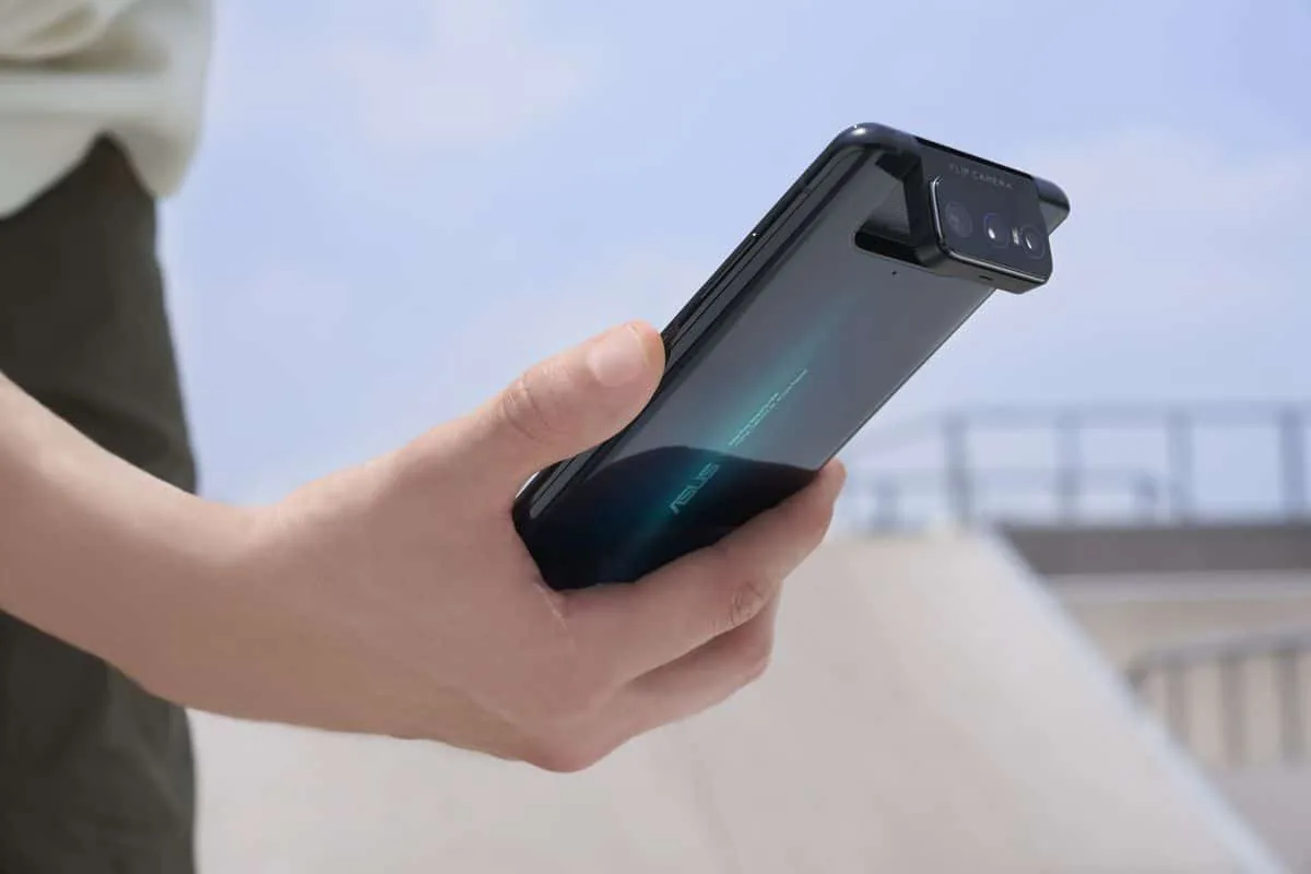 ASUS Zenfone 7 và Zenfone 7 Pro chính thức ra mắt với cụm ba camera lật, màn hình 90Hz