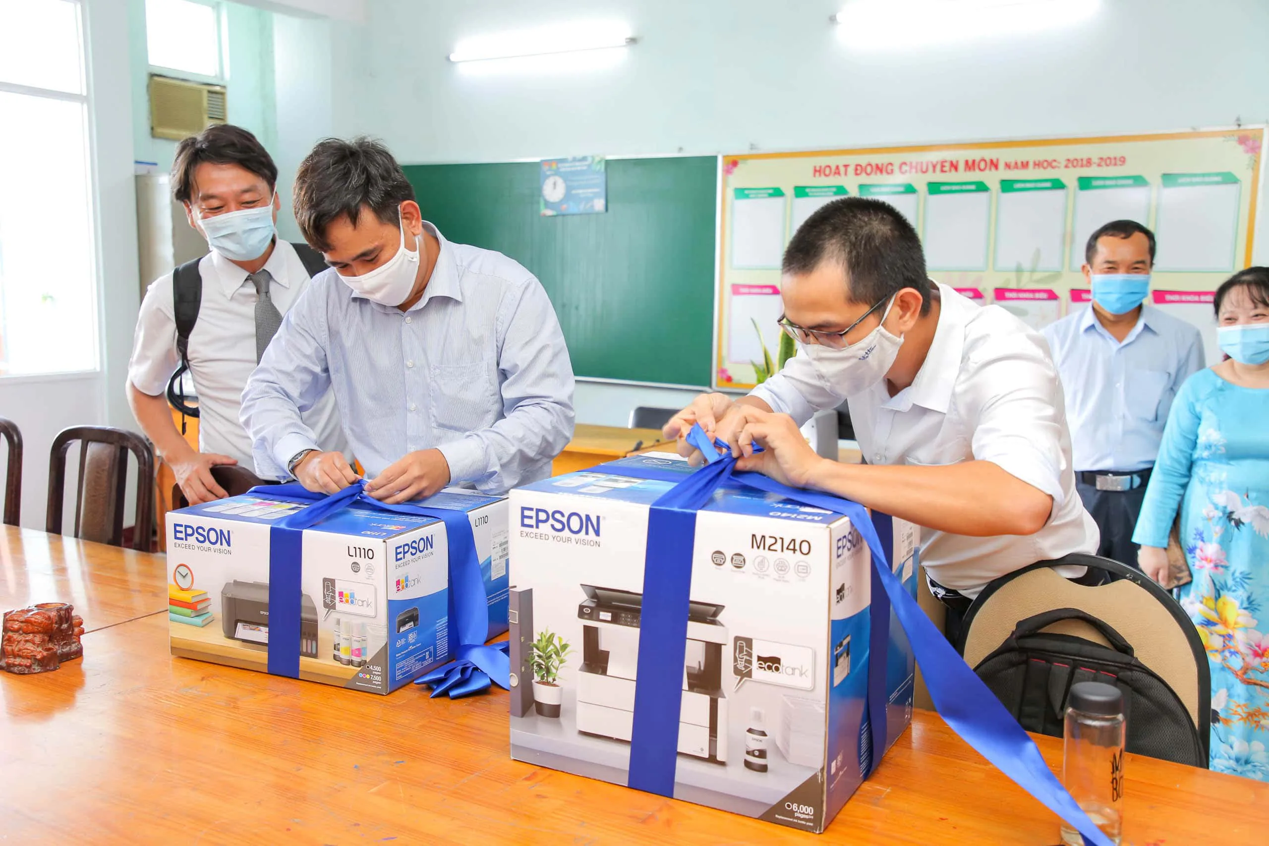 Epson Việt Nam dùng công nghệ lan toả tinh thần khuyến học