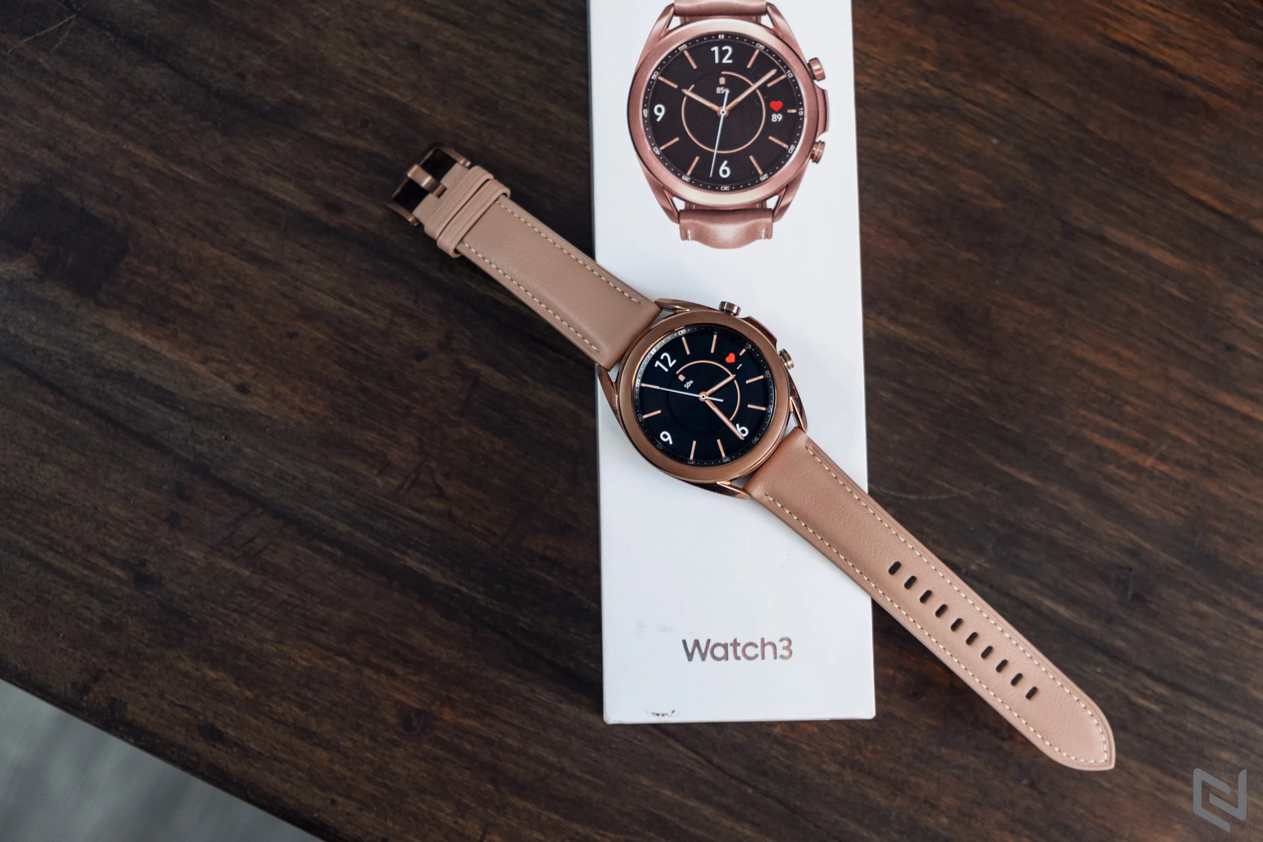 Mở hộp Samsung Galaxy Watch3: Màu Mystic sang trọng, vòng bezel cơ tối ưu trải nghiệm
