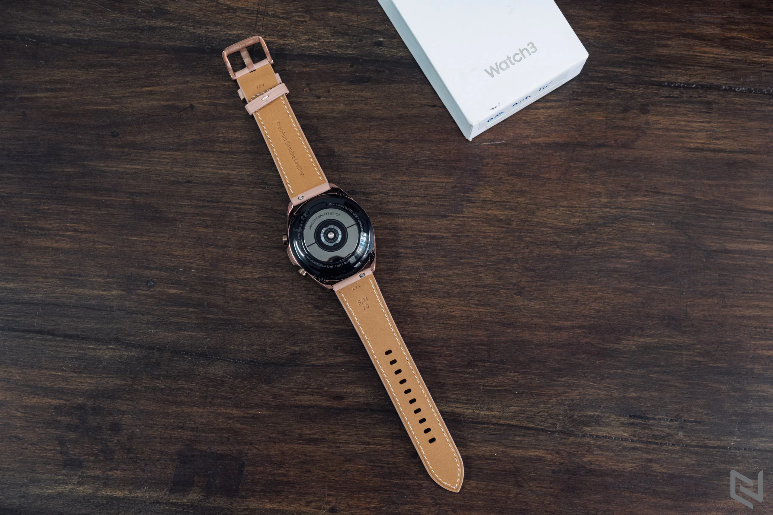 Mở hộp Samsung Galaxy Watch3: Màu Mystic sang trọng, vòng bezel cơ tối ưu trải nghiệm