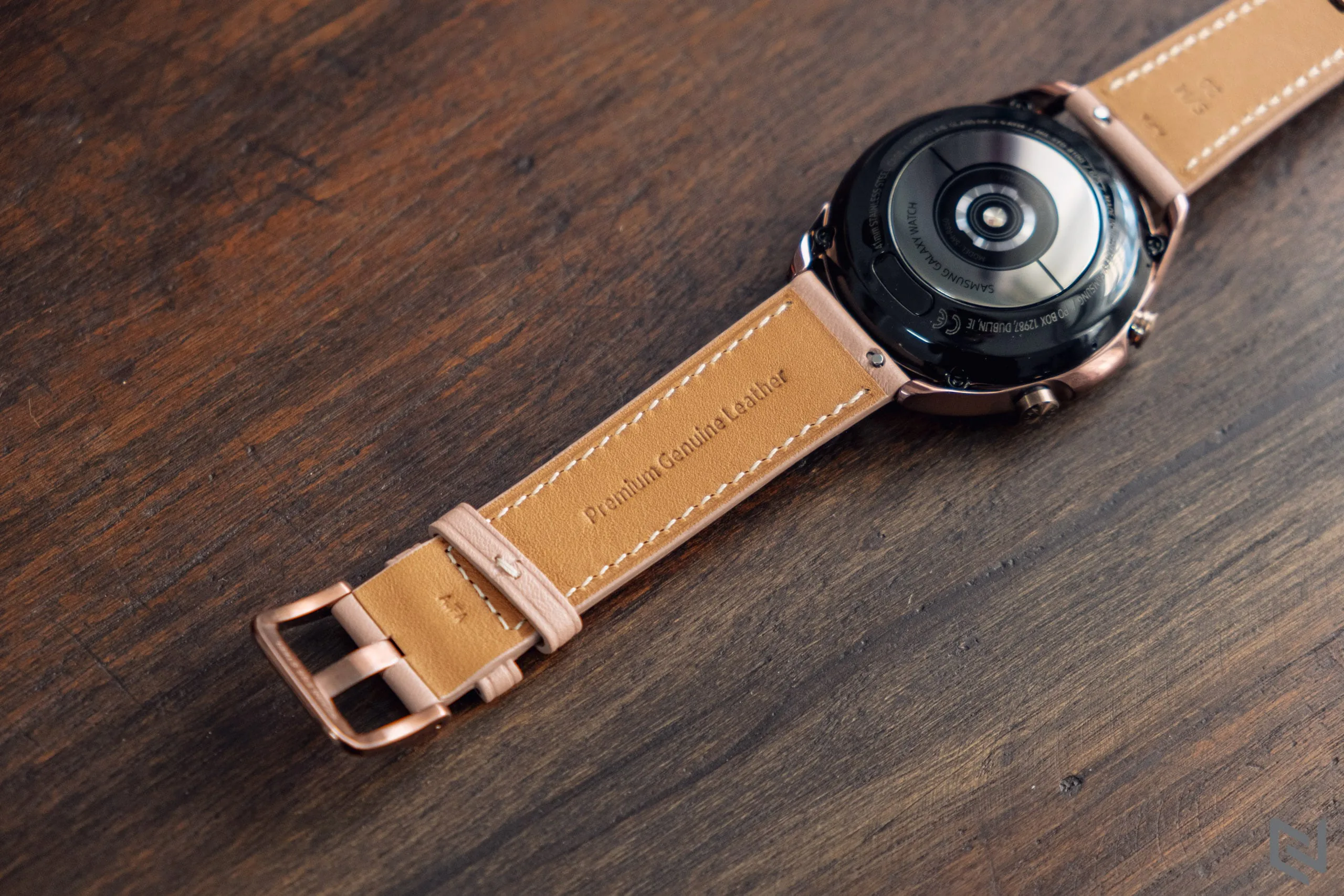 Mở hộp Samsung Galaxy Watch3: Màu Mystic sang trọng, vòng bezel cơ tối ưu trải nghiệm