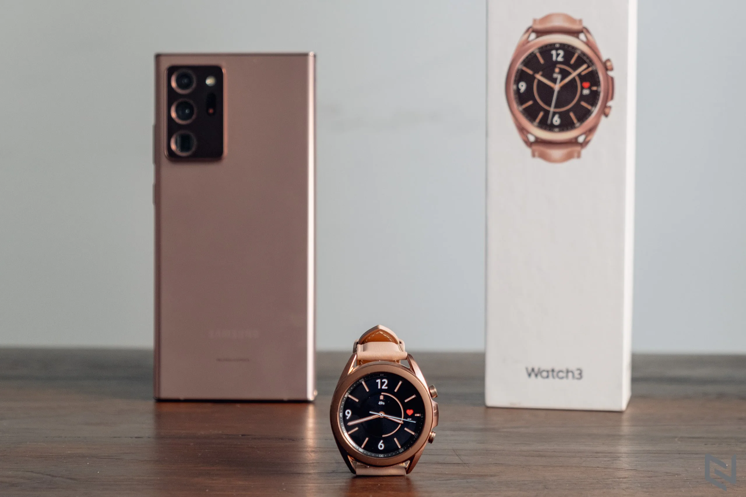 Mở hộp Samsung Galaxy Watch3: Màu Mystic sang trọng, vòng bezel cơ tối ưu trải nghiệm