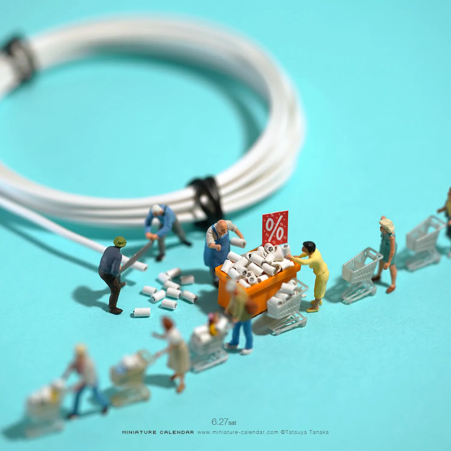 Nhiếp ảnh gia biến khẩu trang và các vật dụng mùa dịch trở nên sống động hơn