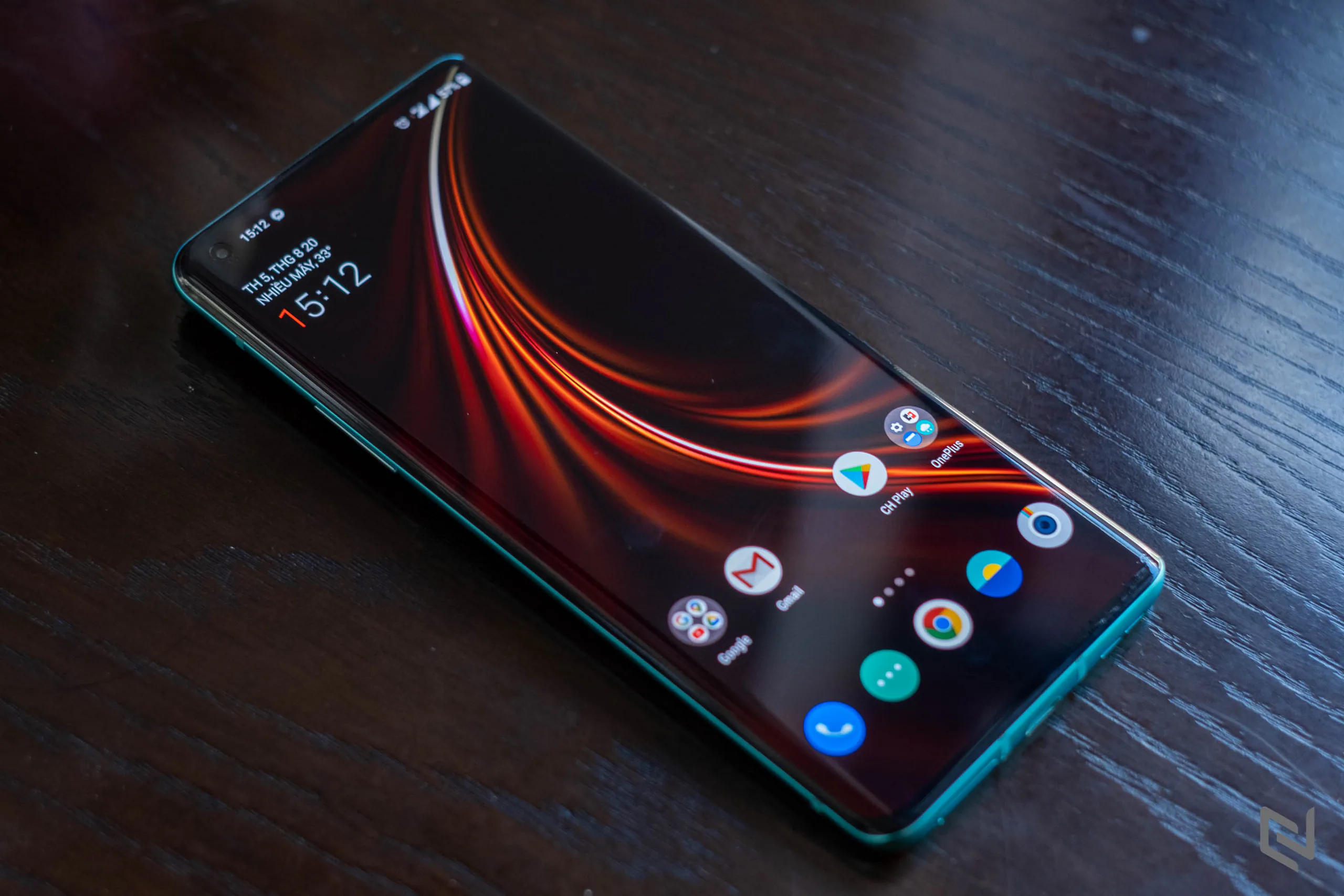 Tại sao bạn nên mua điện thoại OnePlus chính hãng thay vì xách tay
