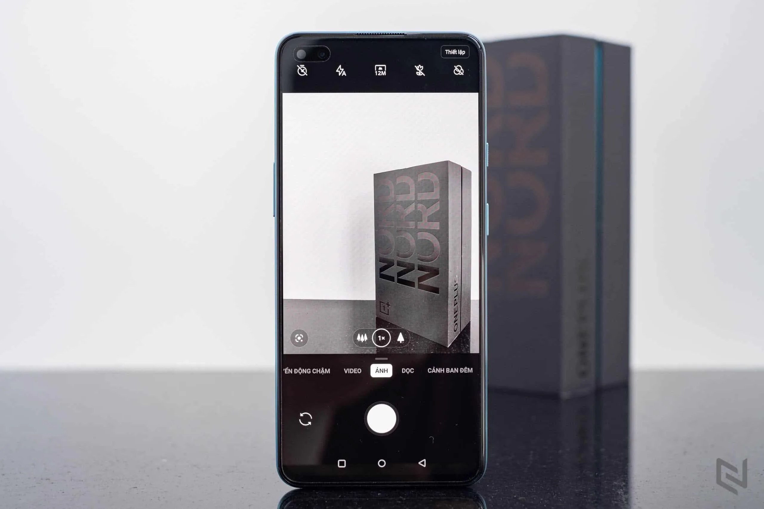Mở hộp OnePlus Nord 5G - Kết nối 5G, ngoại hình bắt mắt, hiệu năng mạnh mẽ với Snapdragon 765G và 4 camera