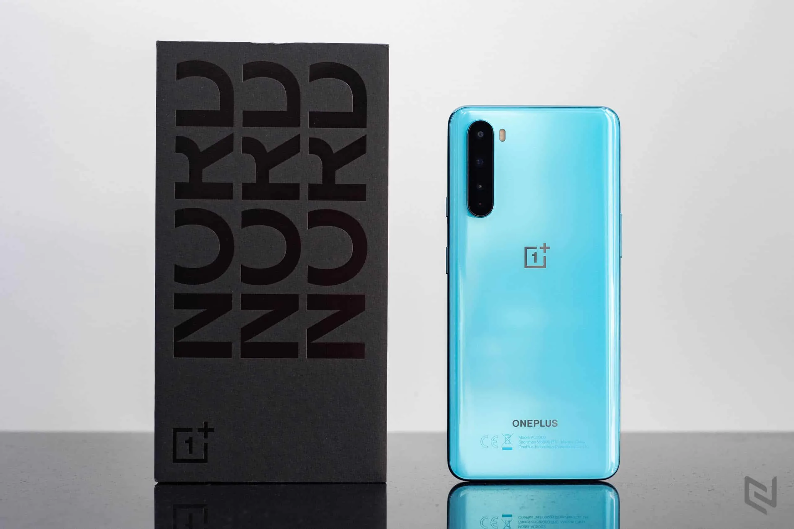 Mở hộp OnePlus Nord 5G - Kết nối 5G, ngoại hình bắt mắt, hiệu năng mạnh mẽ với Snapdragon 765G và 4 camera