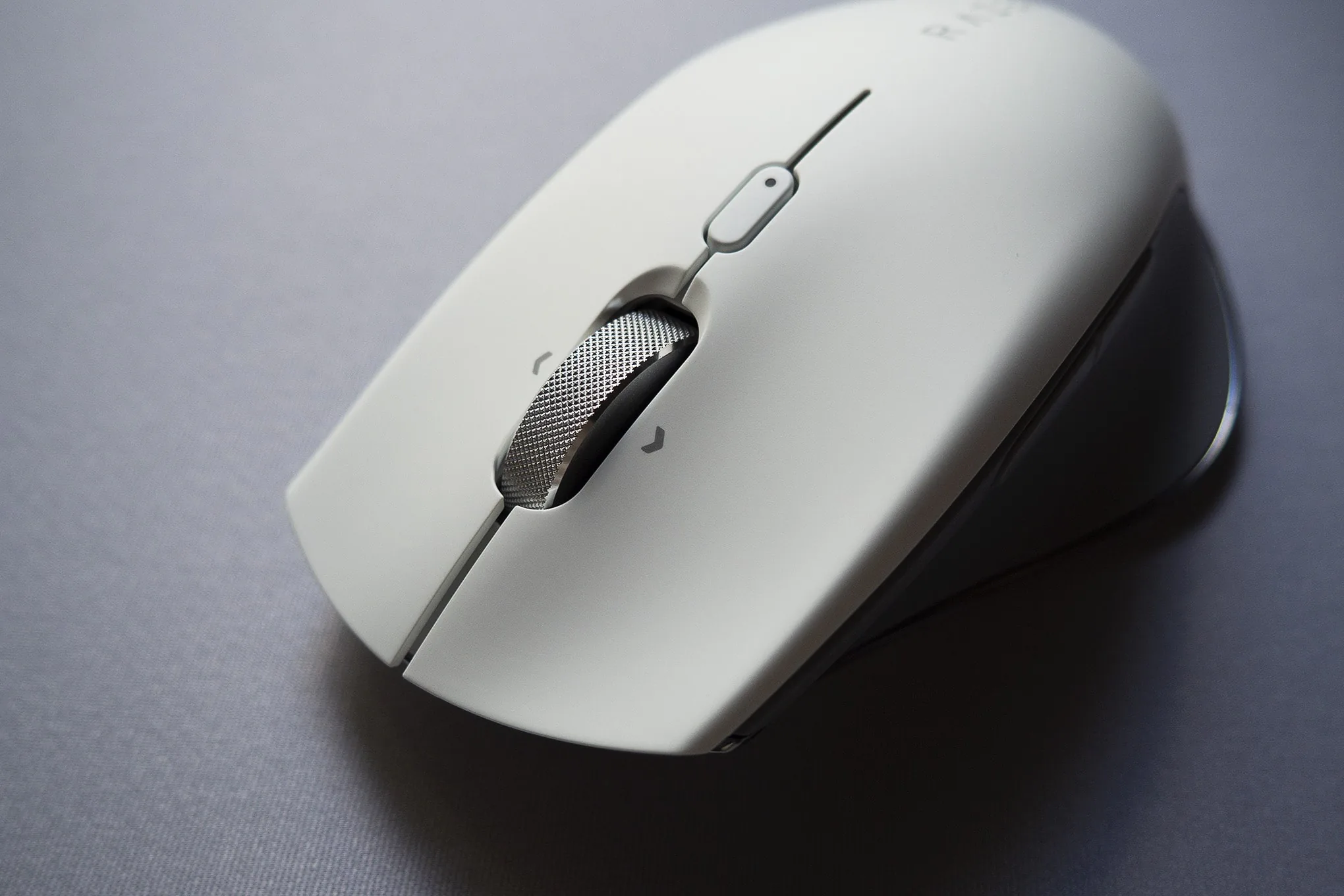 Razer ra mắt chuột Pro Click với thiết kế mới lạ công thái học, giá 99.99 USD