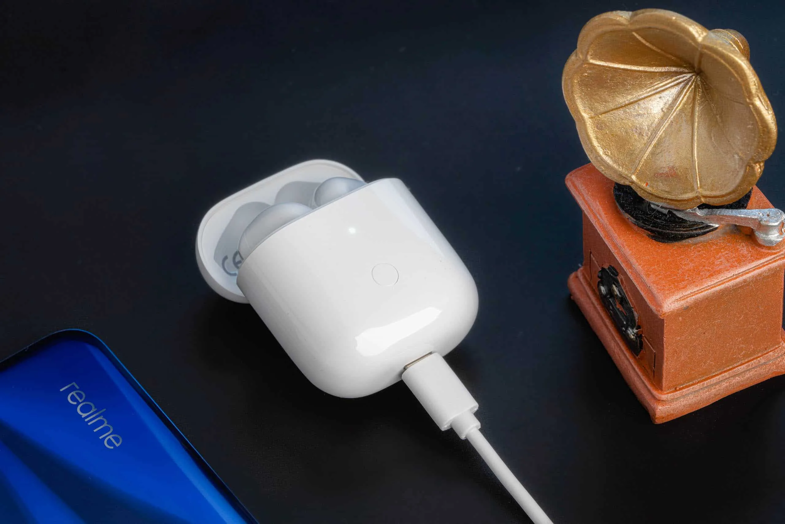 Realme giới thiệu tai nghe true wireless Realme Buds Air Neo: Điều khiển thông minh, bán ra từ 28/08