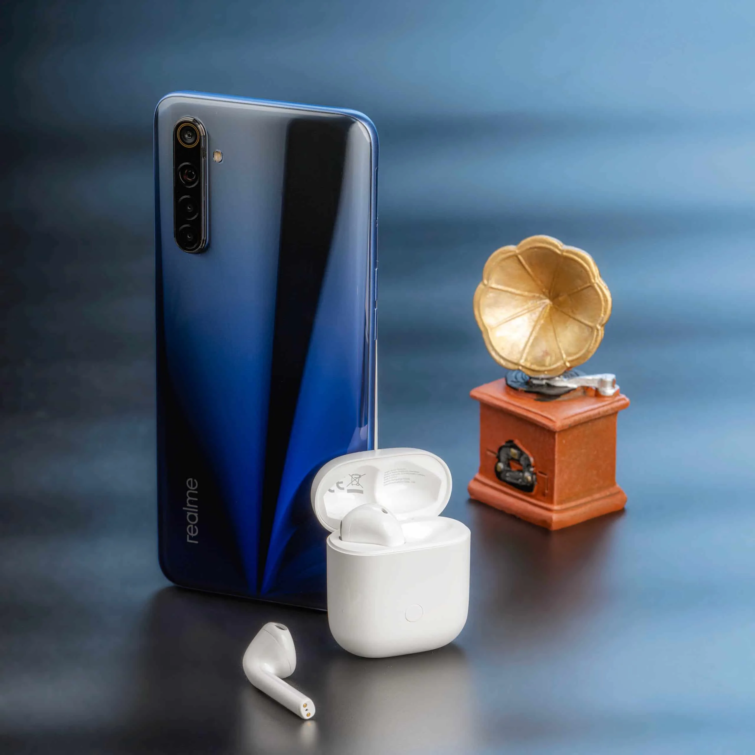 Realme giới thiệu tai nghe true wireless Realme Buds Air Neo: Điều khiển thông minh, bán ra từ 28/08