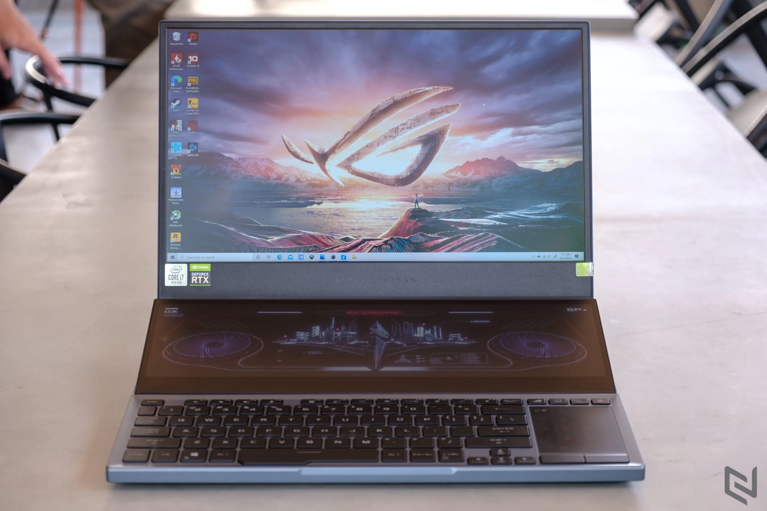 ASUS giới thiệu ROG Zephyrus Duo 15 và dải sản phẩm sử dụng CPU Intel Core thế hệ 10 tại sự kiện RISE BEYOND
