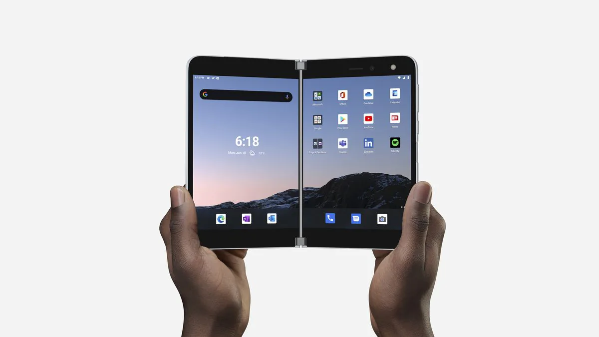 Điện thoại hai màn hình Surface Duo ra mắt với giá 1399 USD, mở bán từ 10/9