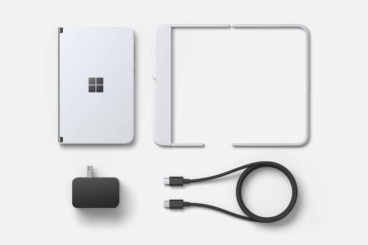 Điện thoại hai màn hình Surface Duo ra mắt với giá 1399 USD, mở bán từ 10/9