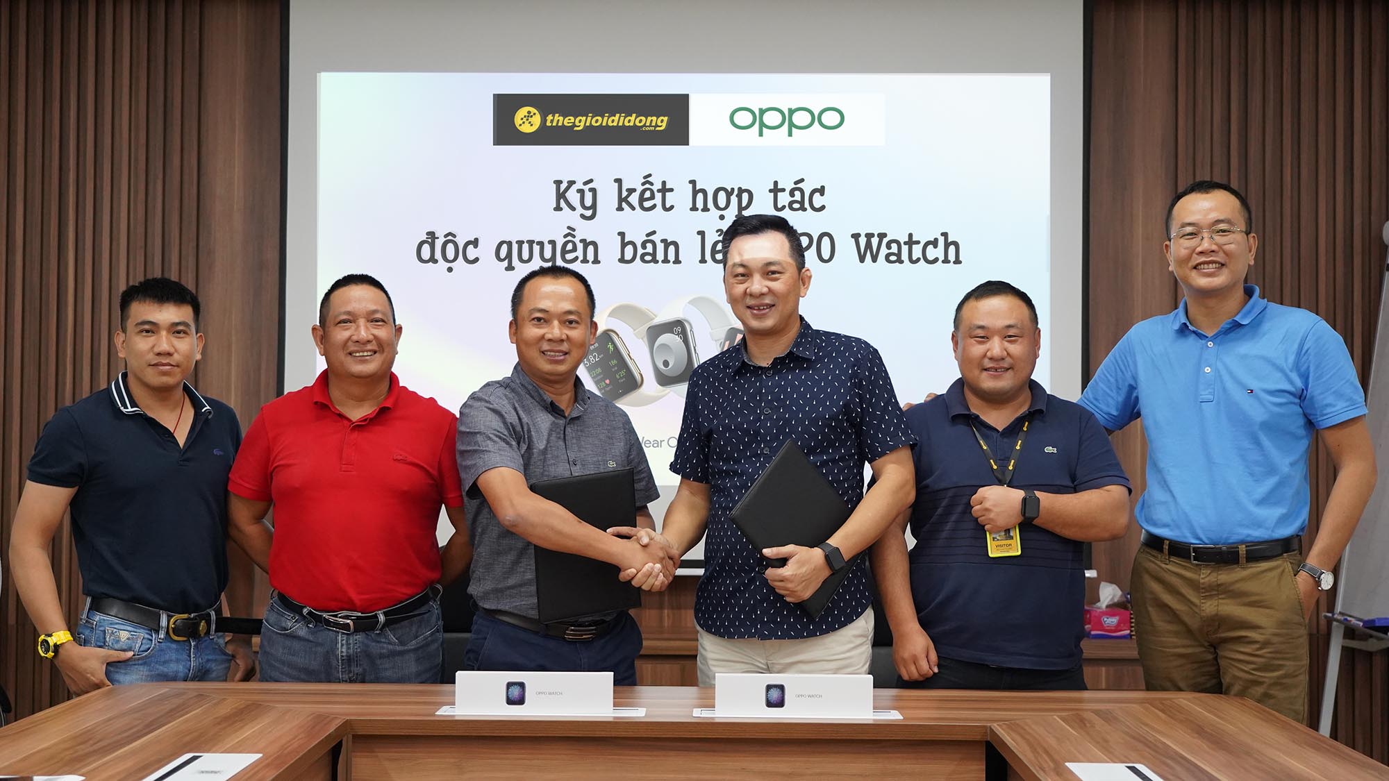 Thế Giới Di Động kí kết phân phối độc quyền chiếc smartwatch đầu tiên của OPPO