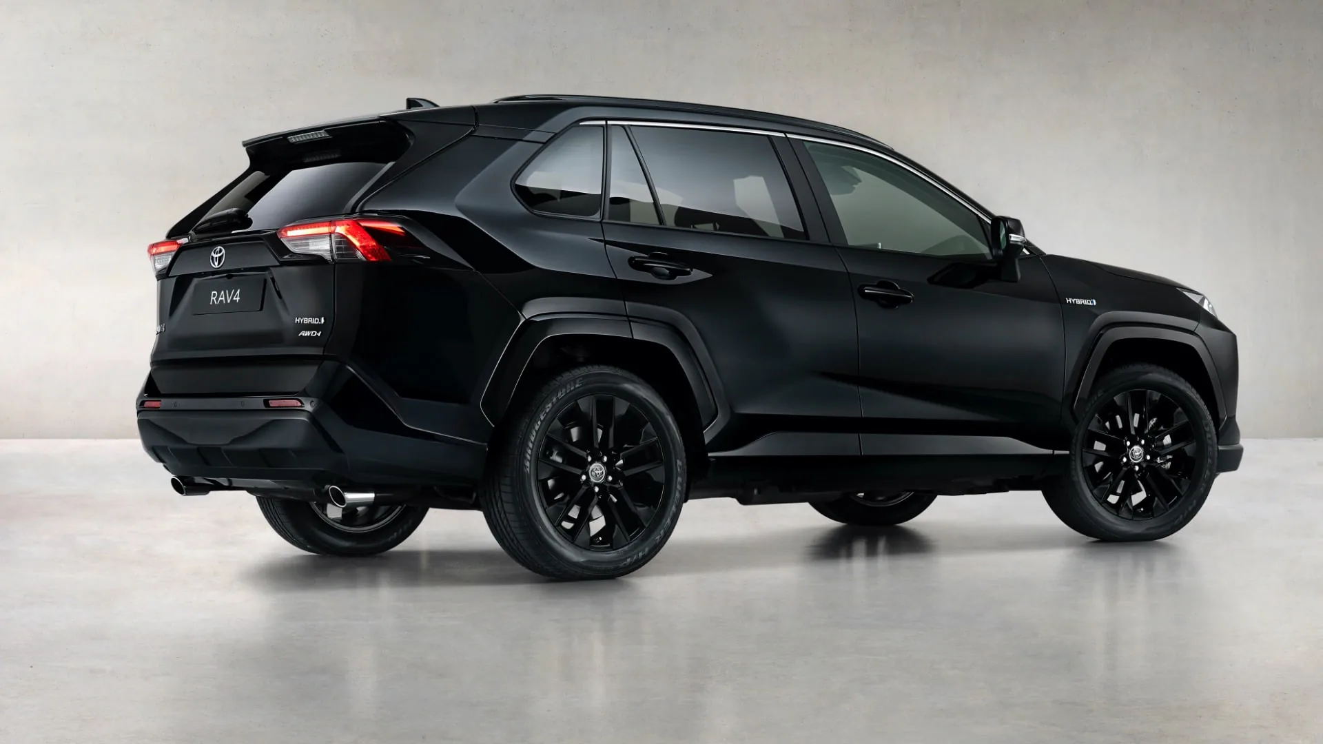Toyota trình làng RAV4 phiên bản Black Edition đặc biệt tại Châu Âu