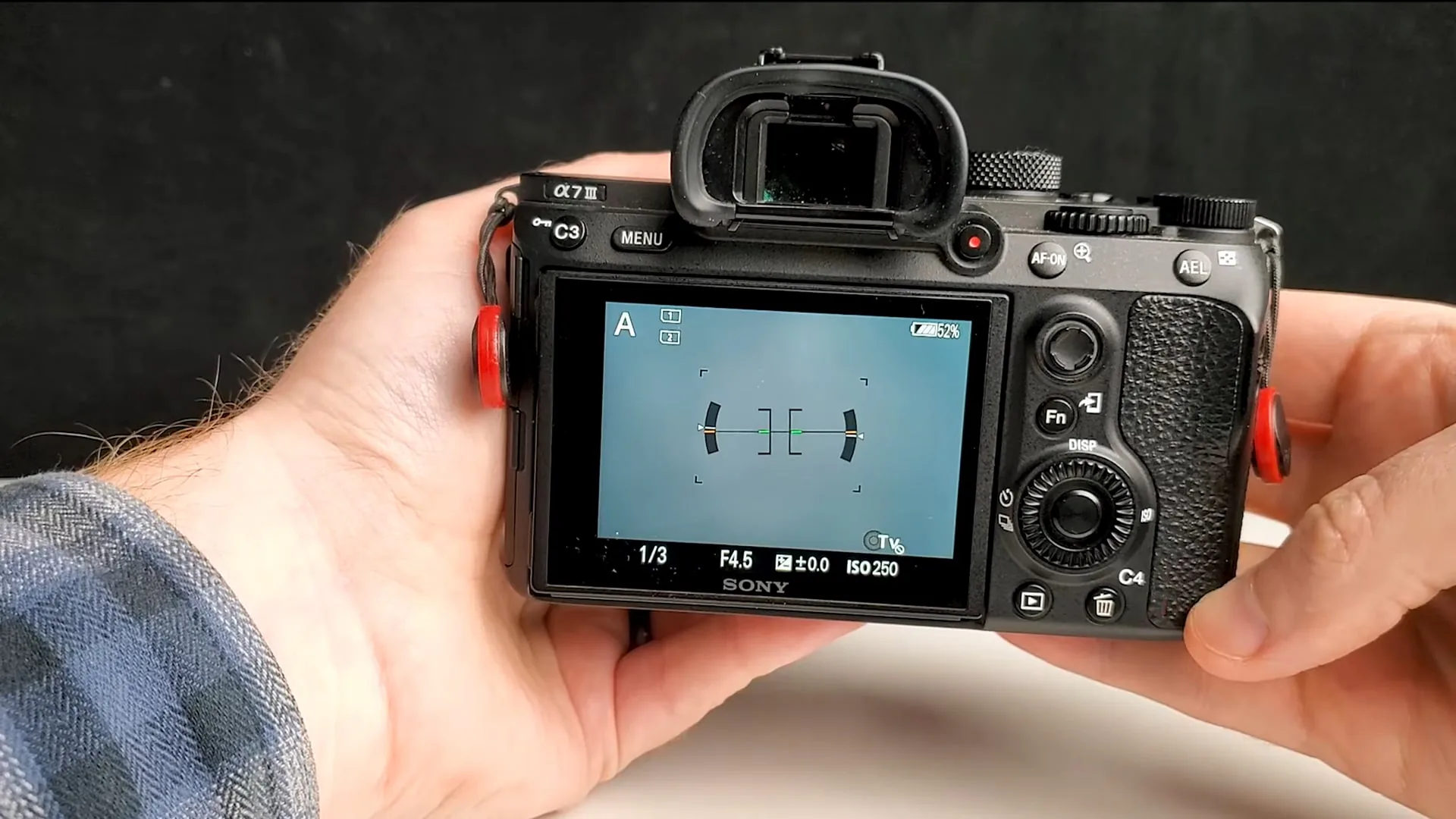 Ống kính Viltrox 85mm F1.8 nâng cấp thành F1.6 sau khi cập nhật firmware