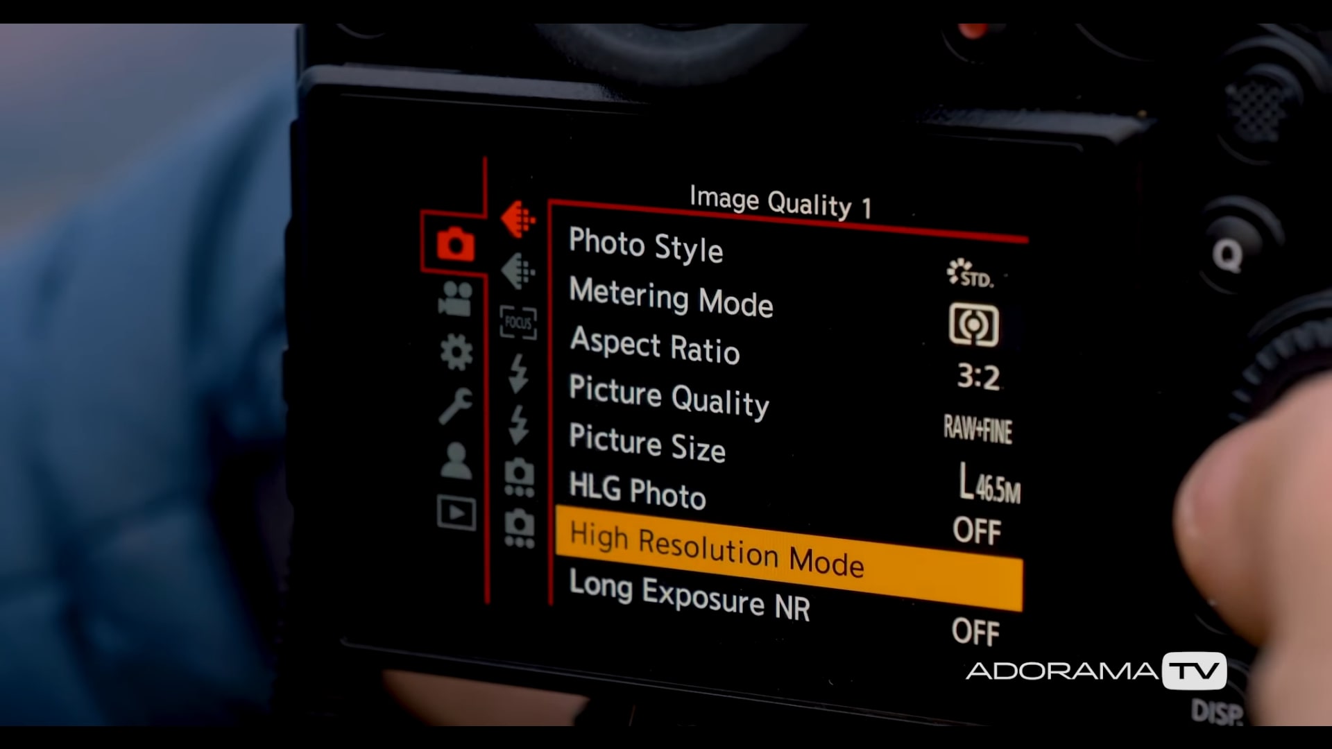 Bạn có thể chụp ảnh thiên văn có độ phân giải 96MP với chế độ High Resolution trên Panasonic Lumix S5