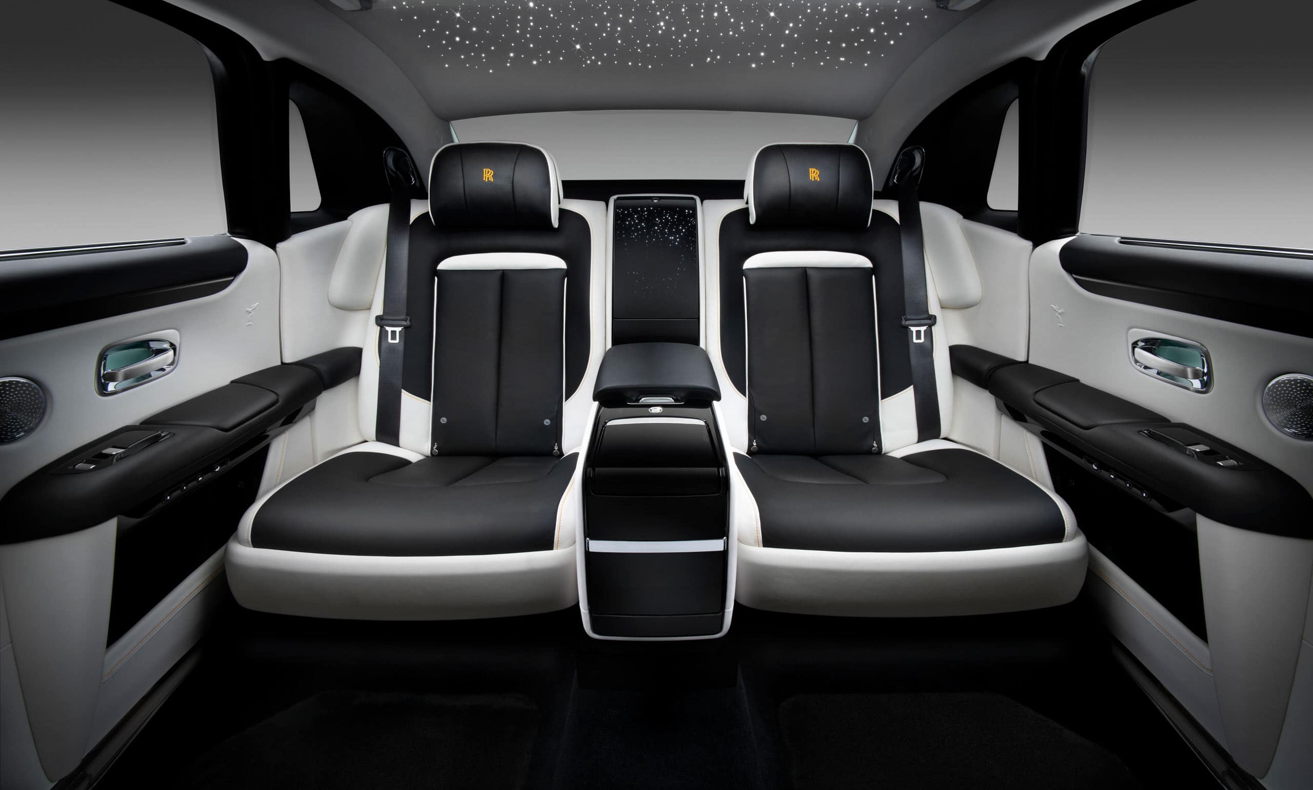 Rolls-Royce Ghost Extended ra mắt với nâng cấp nội thất rộng hơn