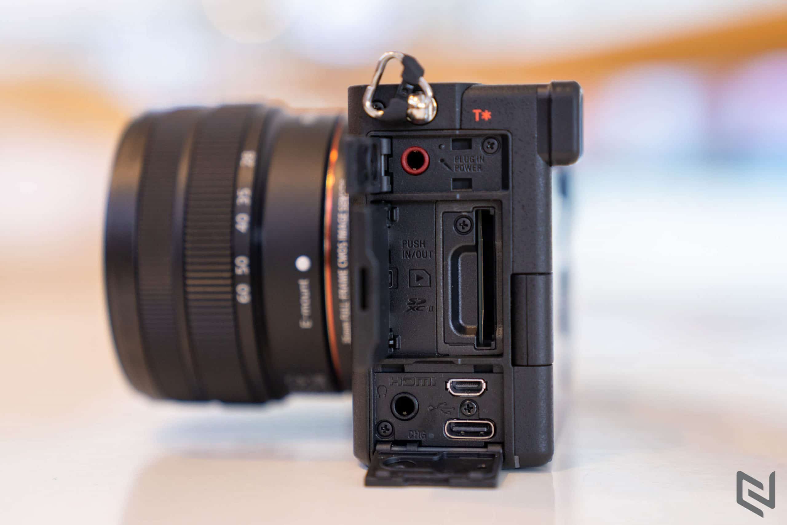 Trên tay máy ảnh Sony A7C: Chiến binh Full-Frame trong thân hình máy Crop, tốc độ lấy nét ấn tượng